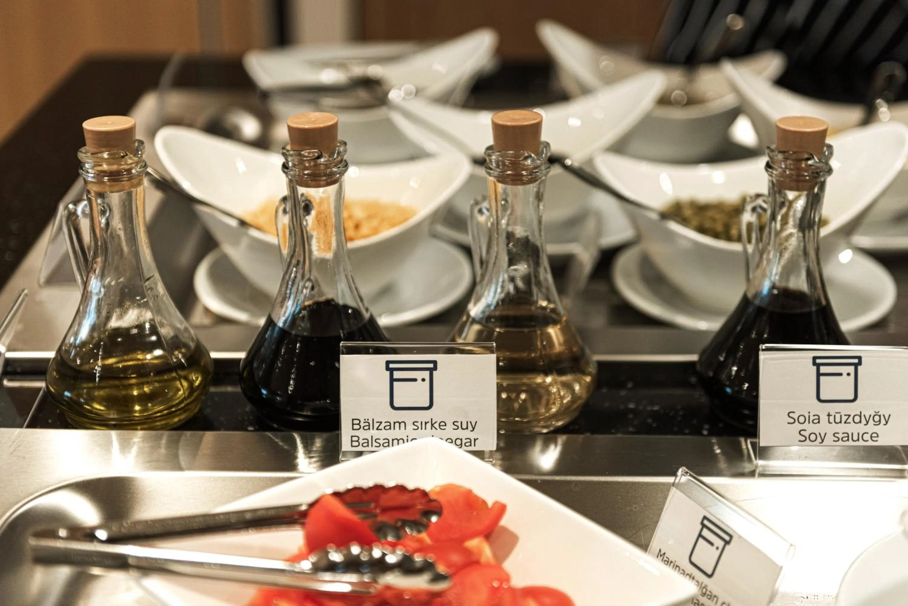 Food and drinks in Holiday Inn Express - Astana - Turan by IHG