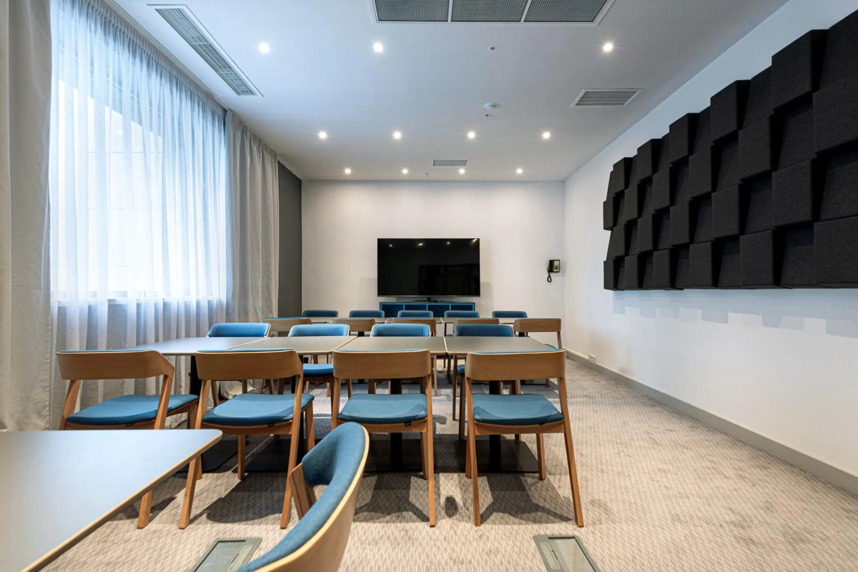Meeting/conference room in Holiday Inn Express - Astana - Turan by IHG