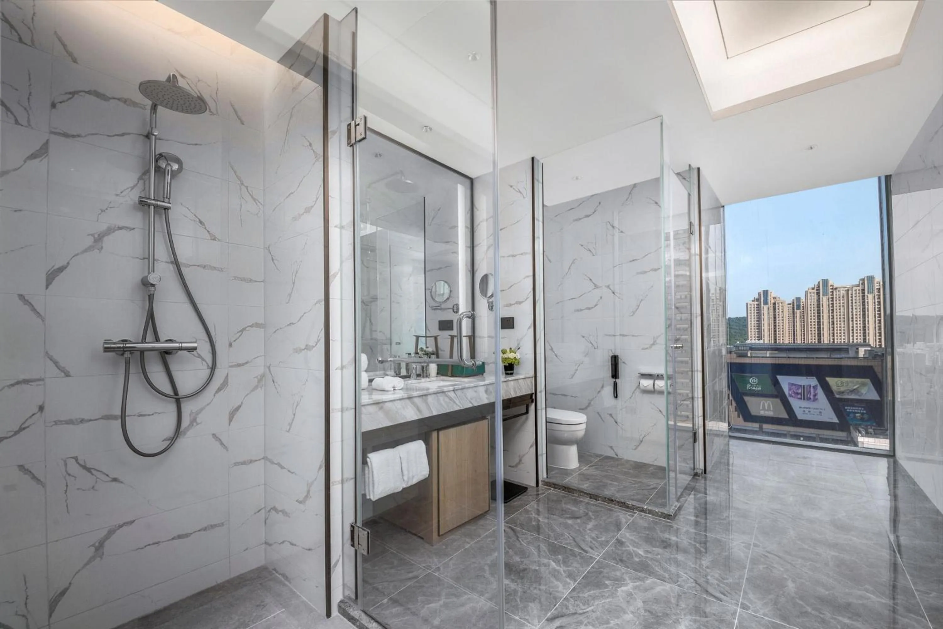 Bathroom in Crowne Plaza Hangzhou Linping by IHG