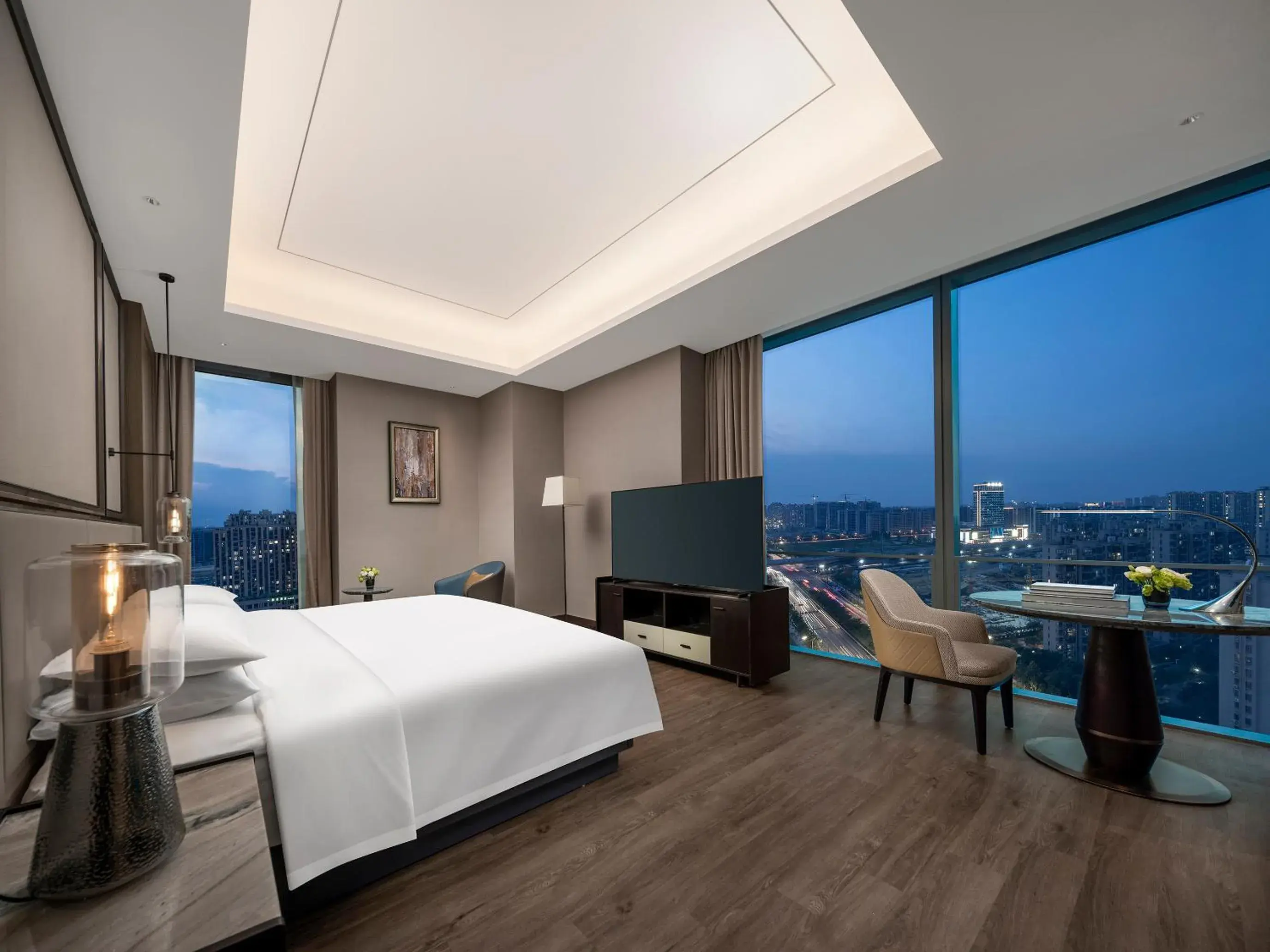Bedroom, Bed in Crowne Plaza Hangzhou Linping by IHG Bedroom, Bed in Crowne Plaza Hangzhou Linping by IHG