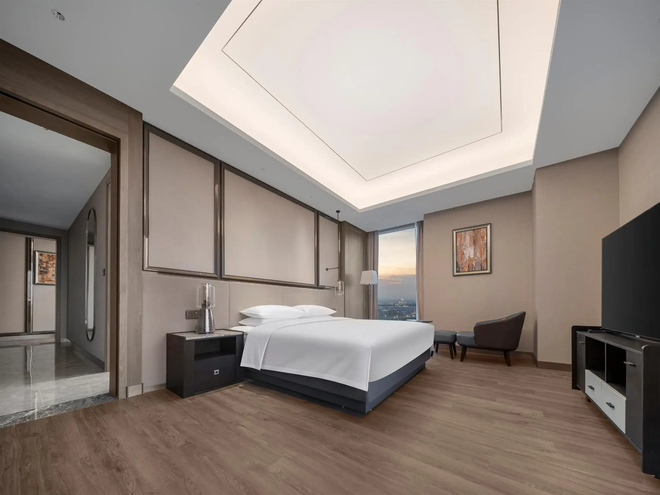 Bedroom, Bed in Crowne Plaza Hangzhou Linping by IHG Bedroom, Bed in Crowne Plaza Hangzhou Linping by IHG