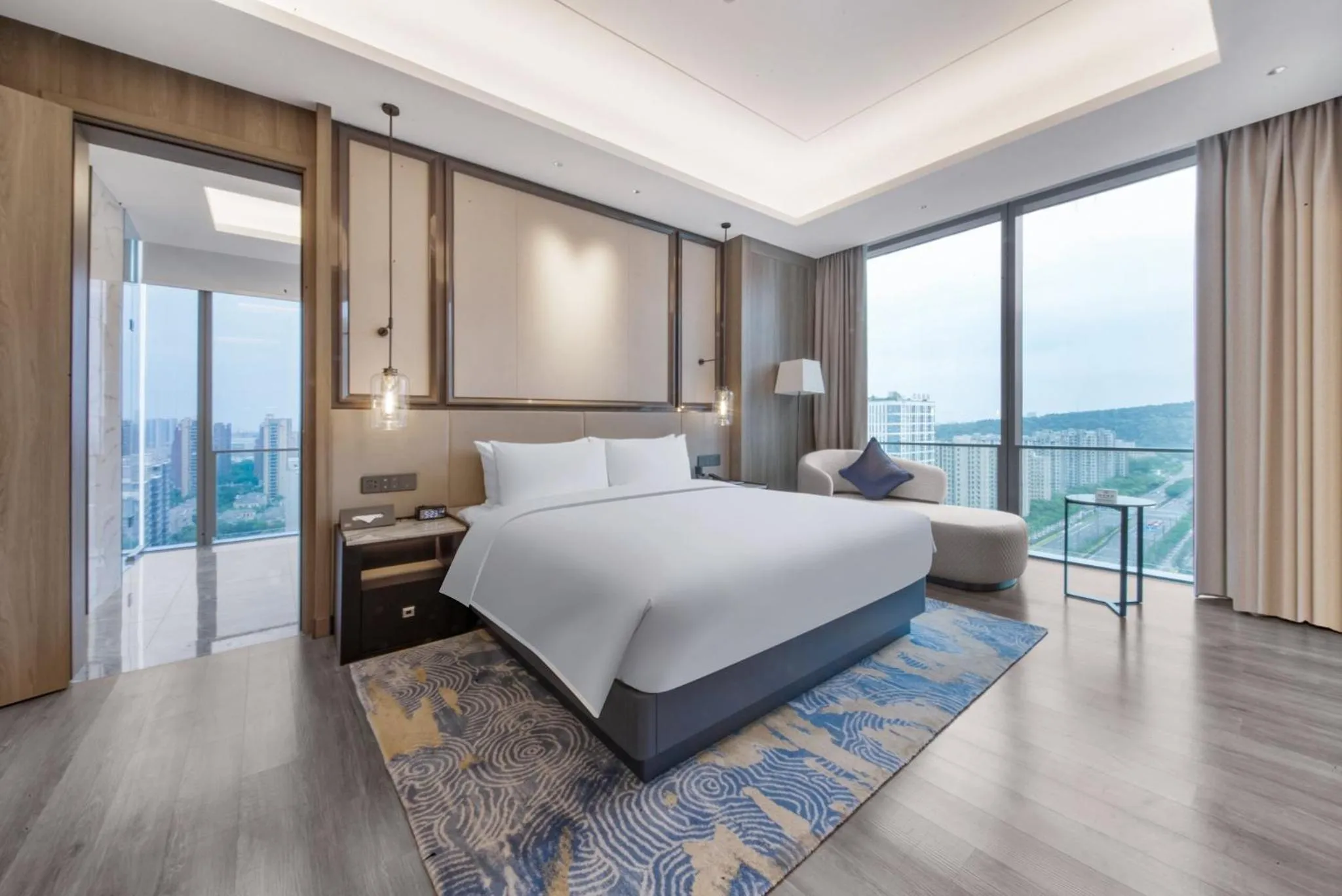 Photo of the whole room, Bed in Crowne Plaza Hangzhou Linping by IHG