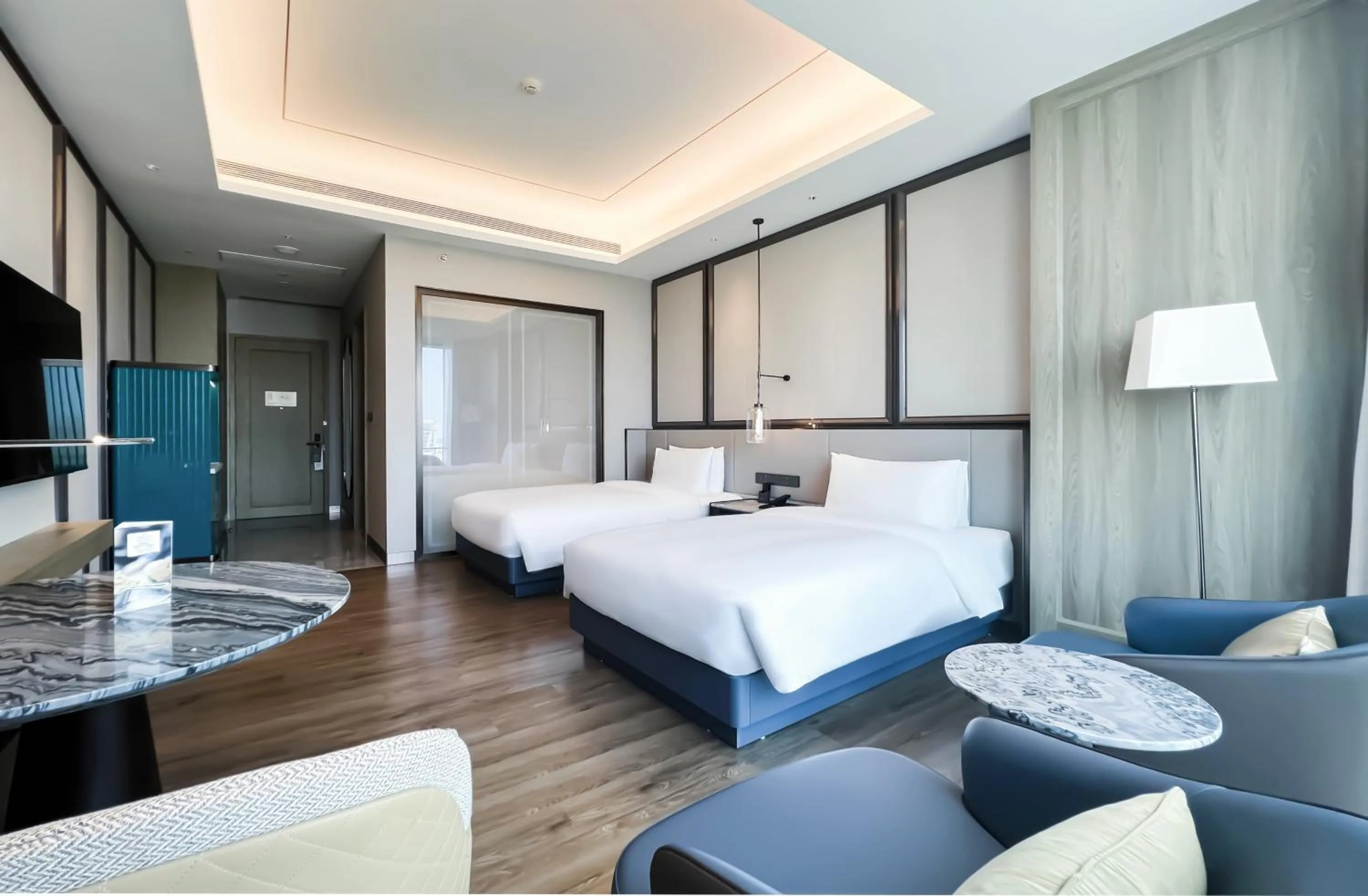 Photo of the whole room, Bed in Crowne Plaza Hangzhou Linping by IHG