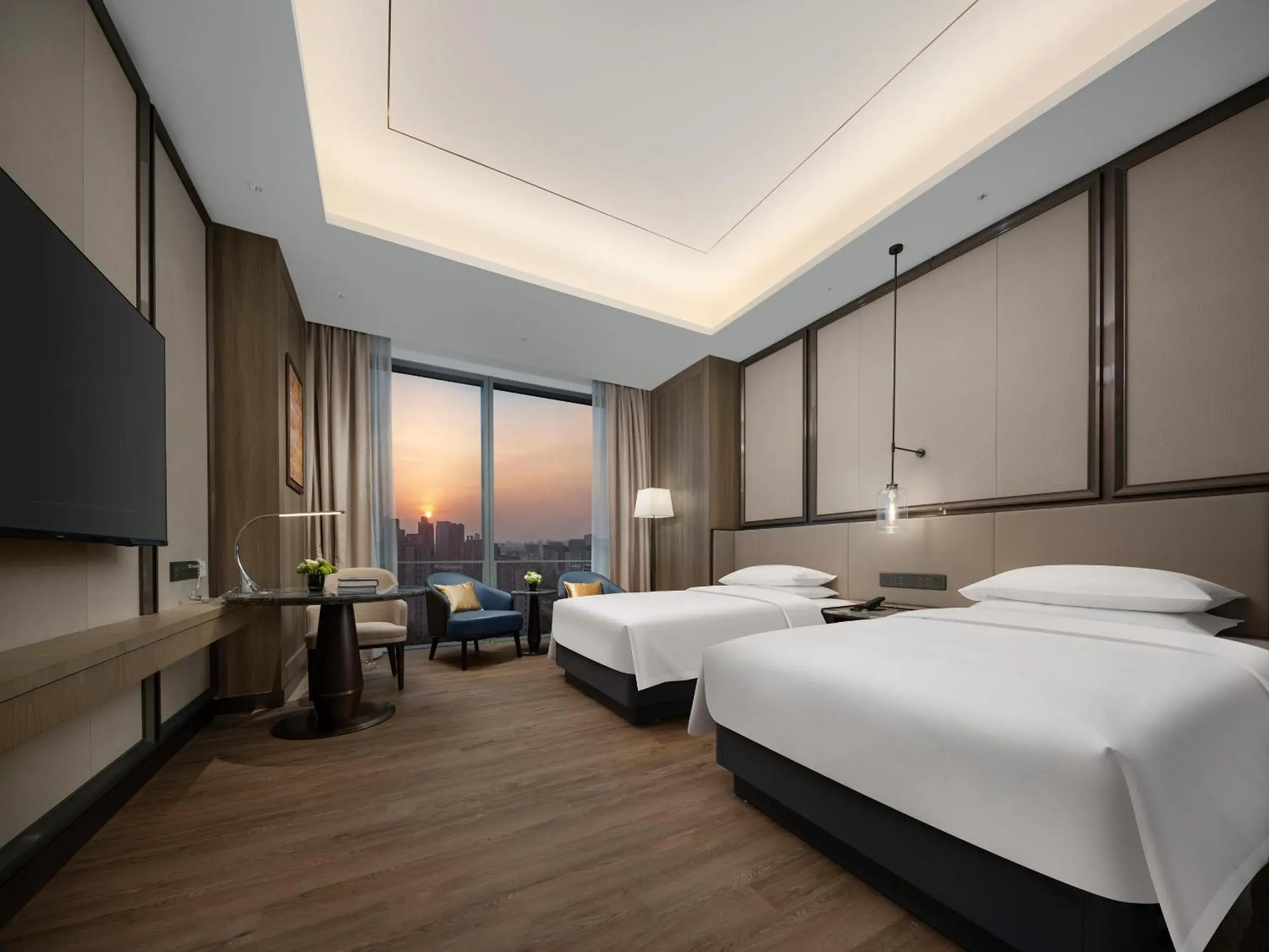 Photo of the whole room, Bed in Crowne Plaza Hangzhou Linping by IHG Photo of the whole room, Bed in Crowne Plaza Hangzhou Linping by IHG