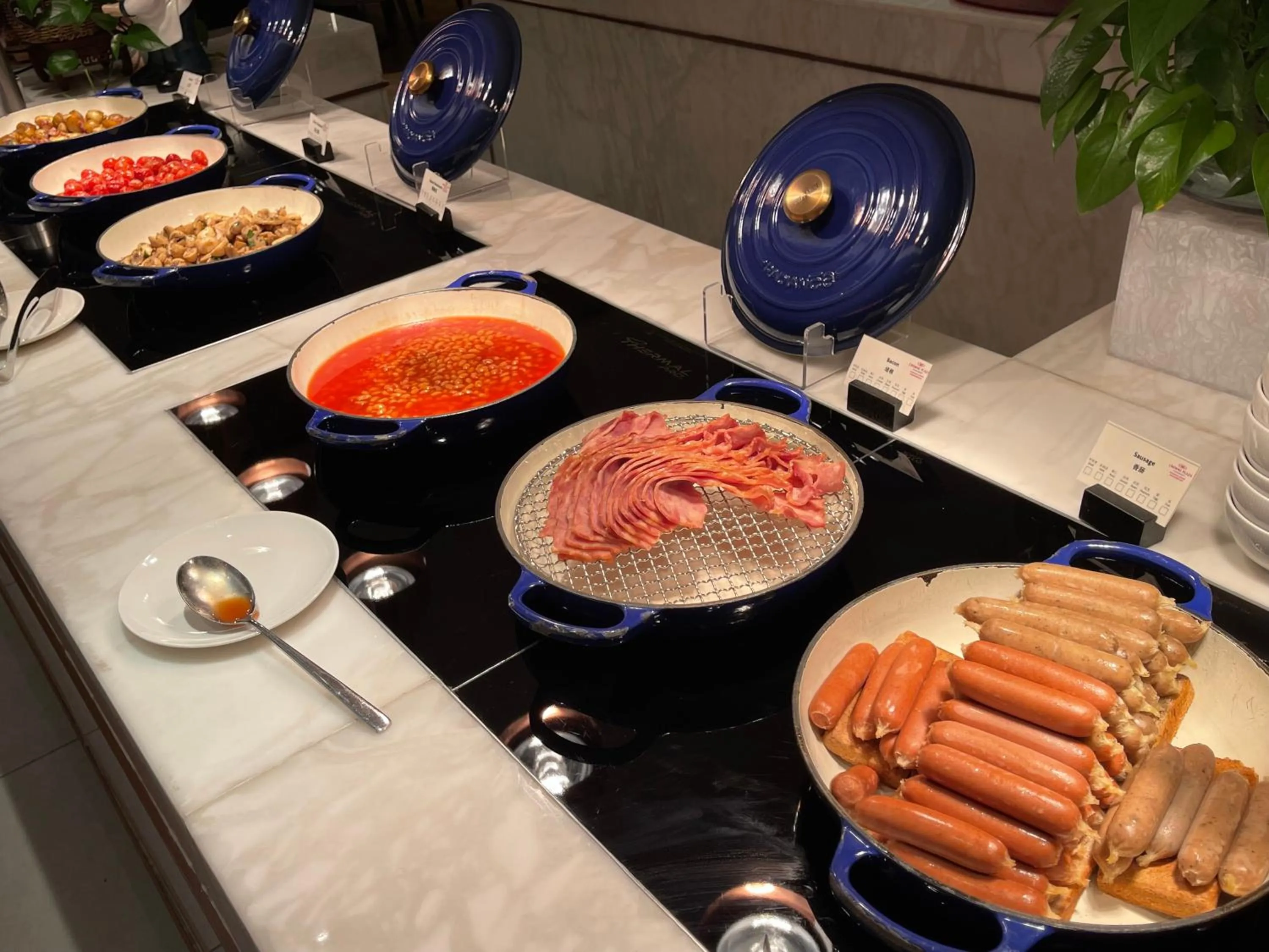 Breakfast in Crowne Plaza Hangzhou Linping by IHG