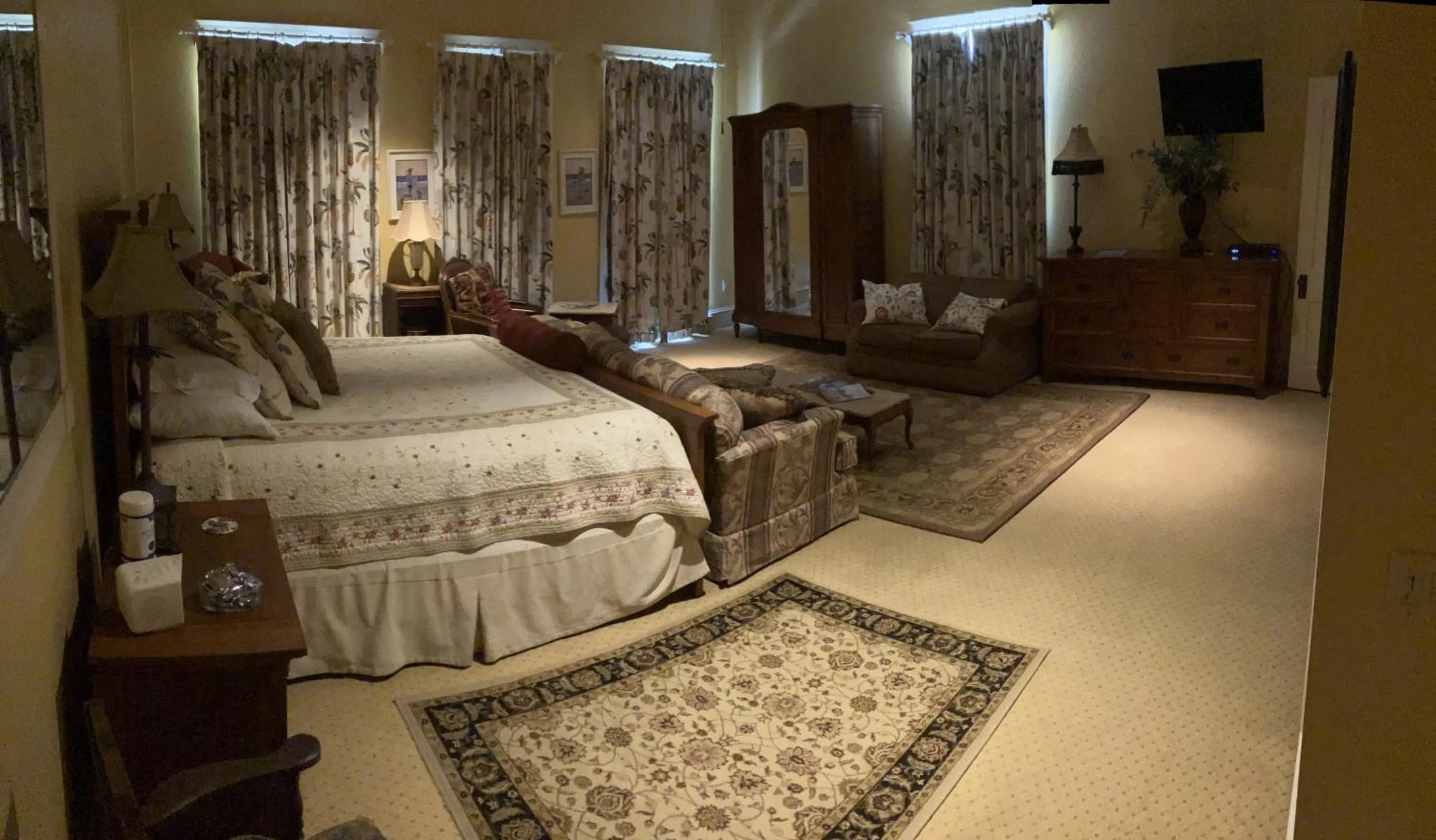 Bed in The Lasker Inn