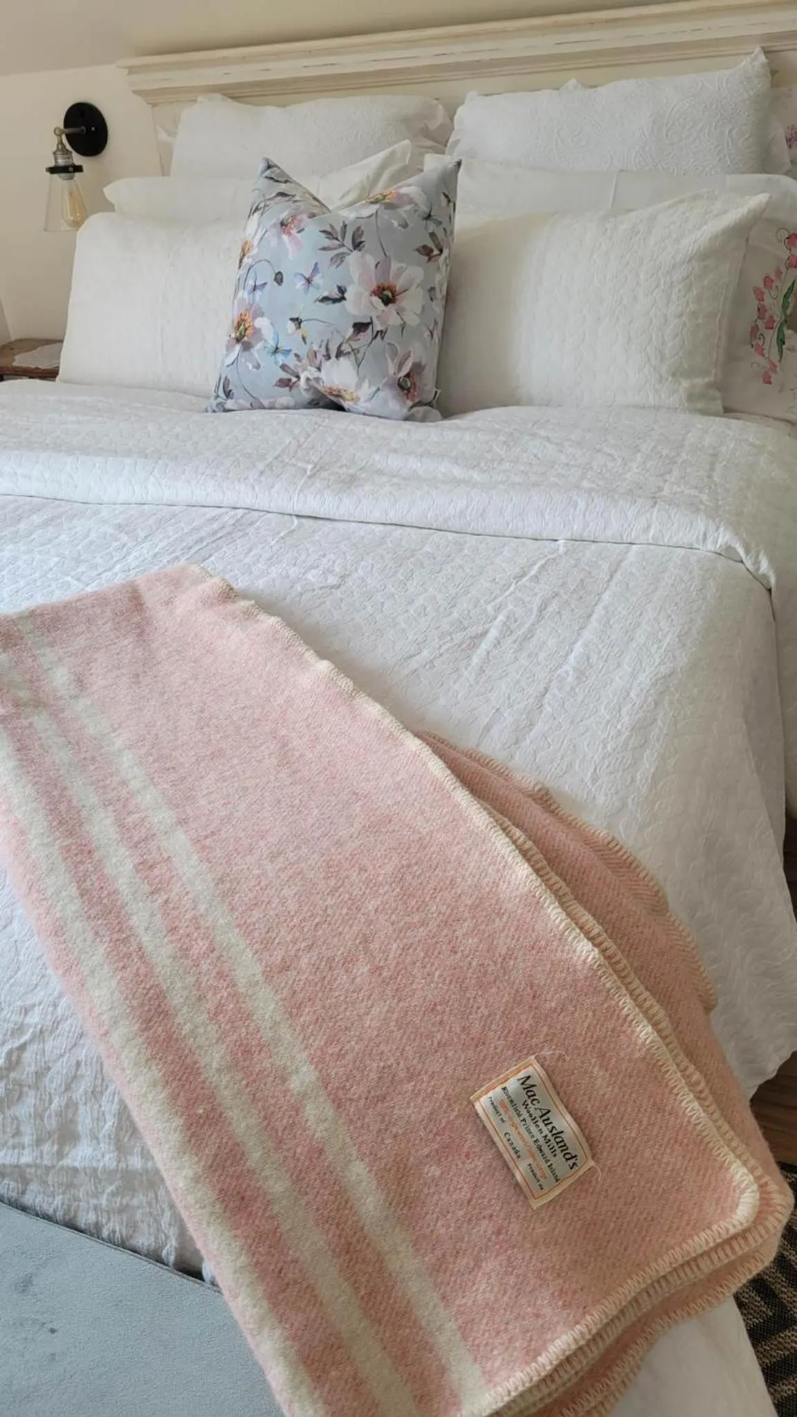 Deluxe Double Room in Clinton Pond Bed and Breakfast