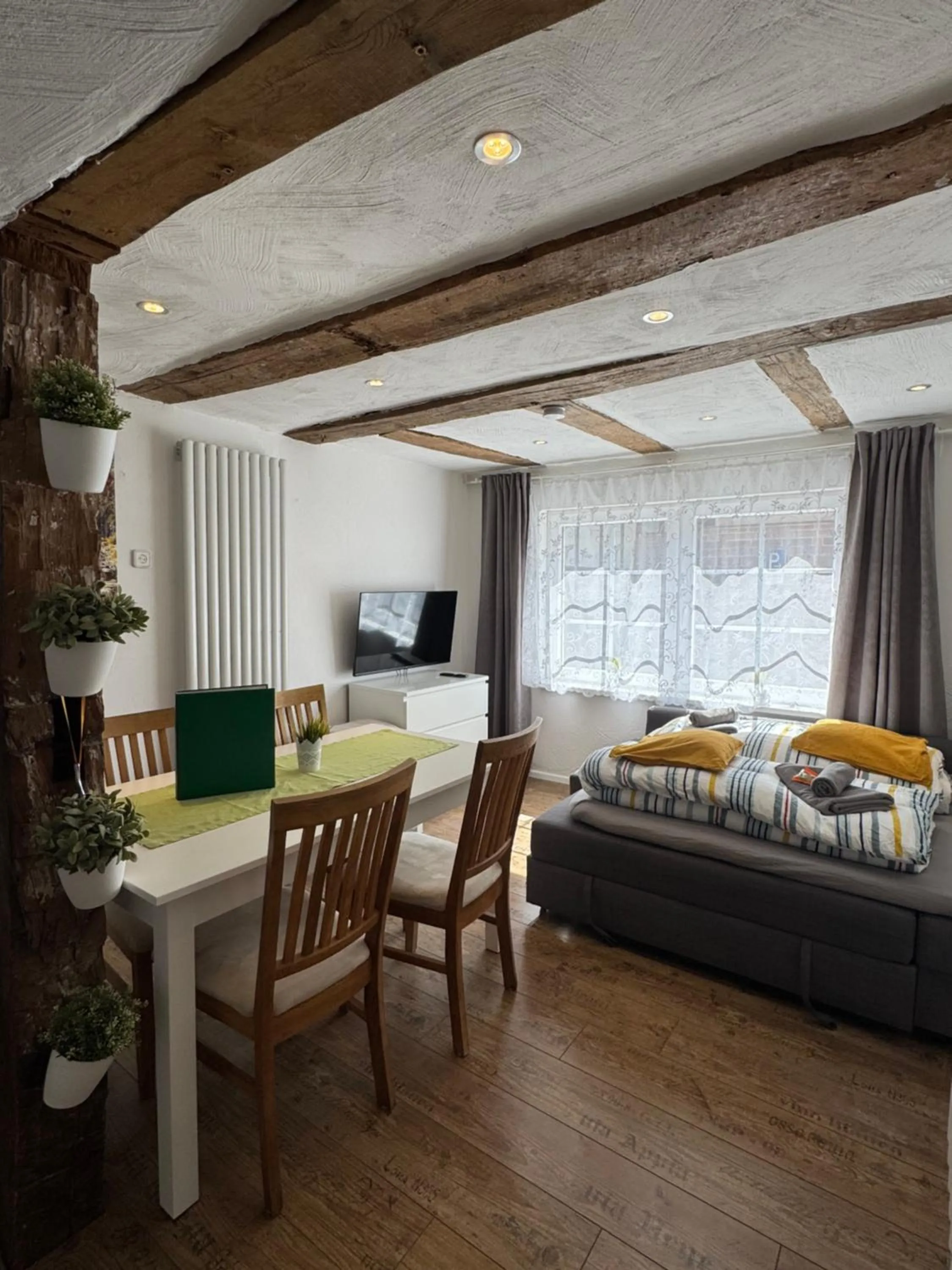 Living room, Bed in Ferienwohnung-Goldener Winkel