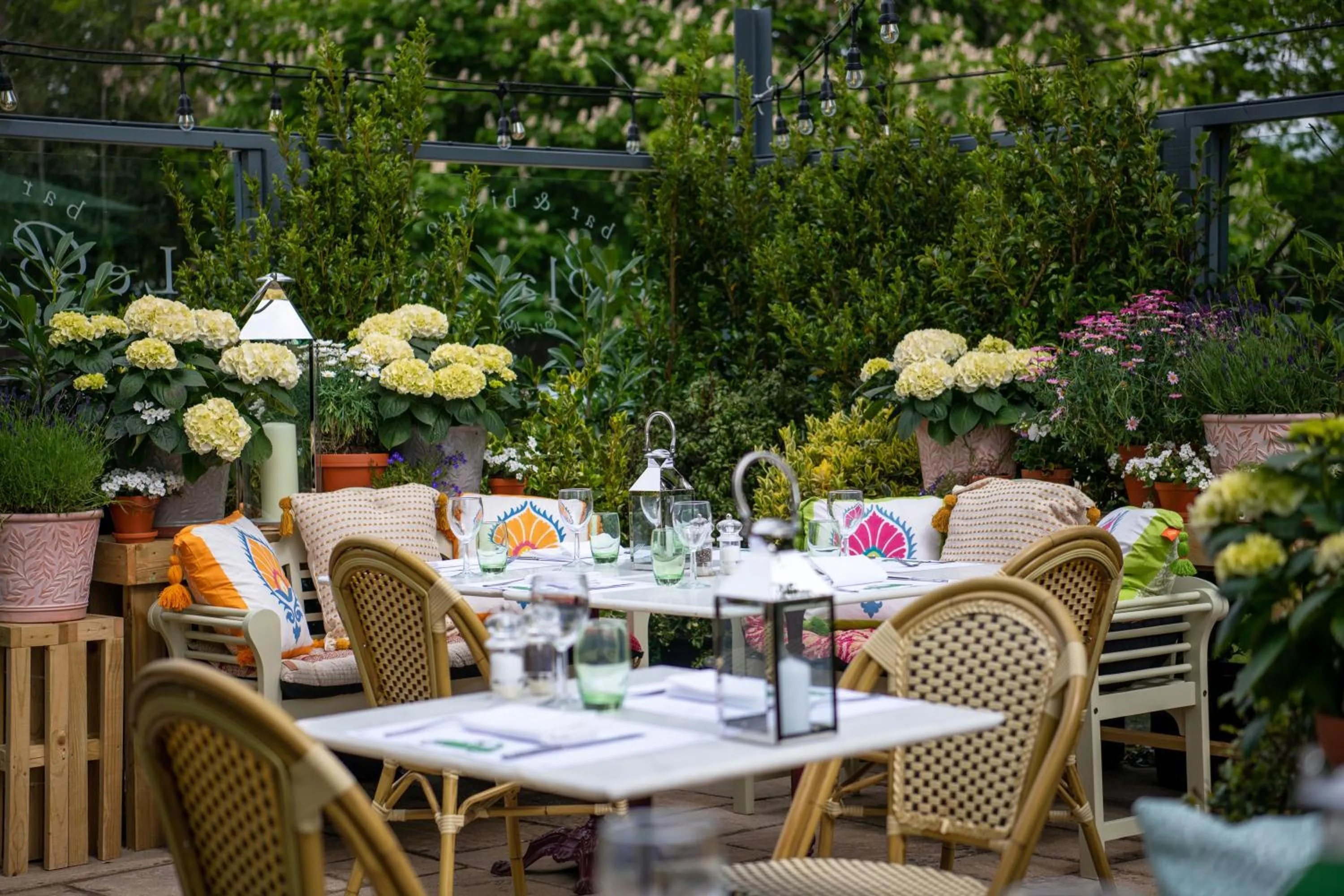 Restaurant/places to eat in Careys Manor Hotel & SenSpa