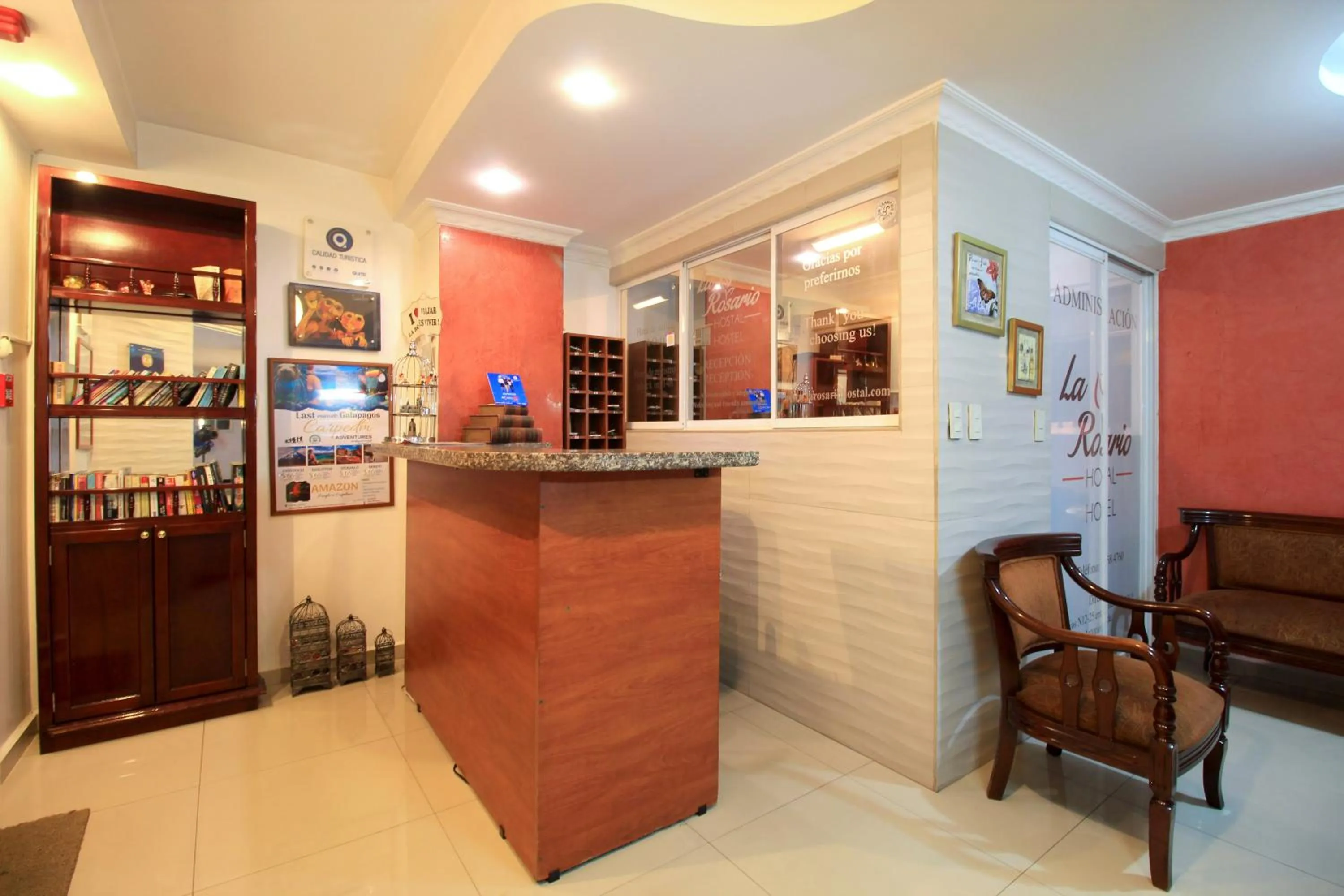 Lobby or reception in La Rosario Hostal