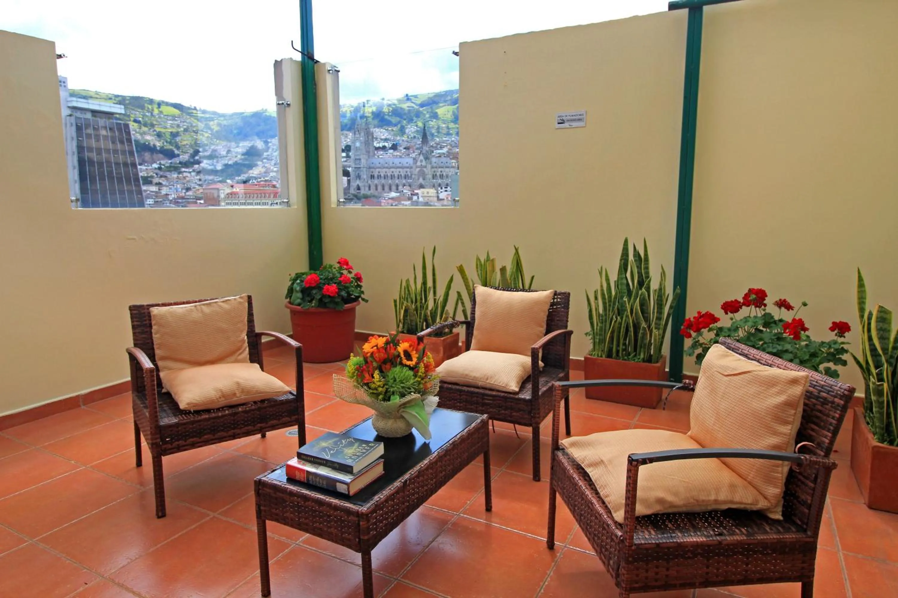Balcony/Terrace in La Rosario Hostal