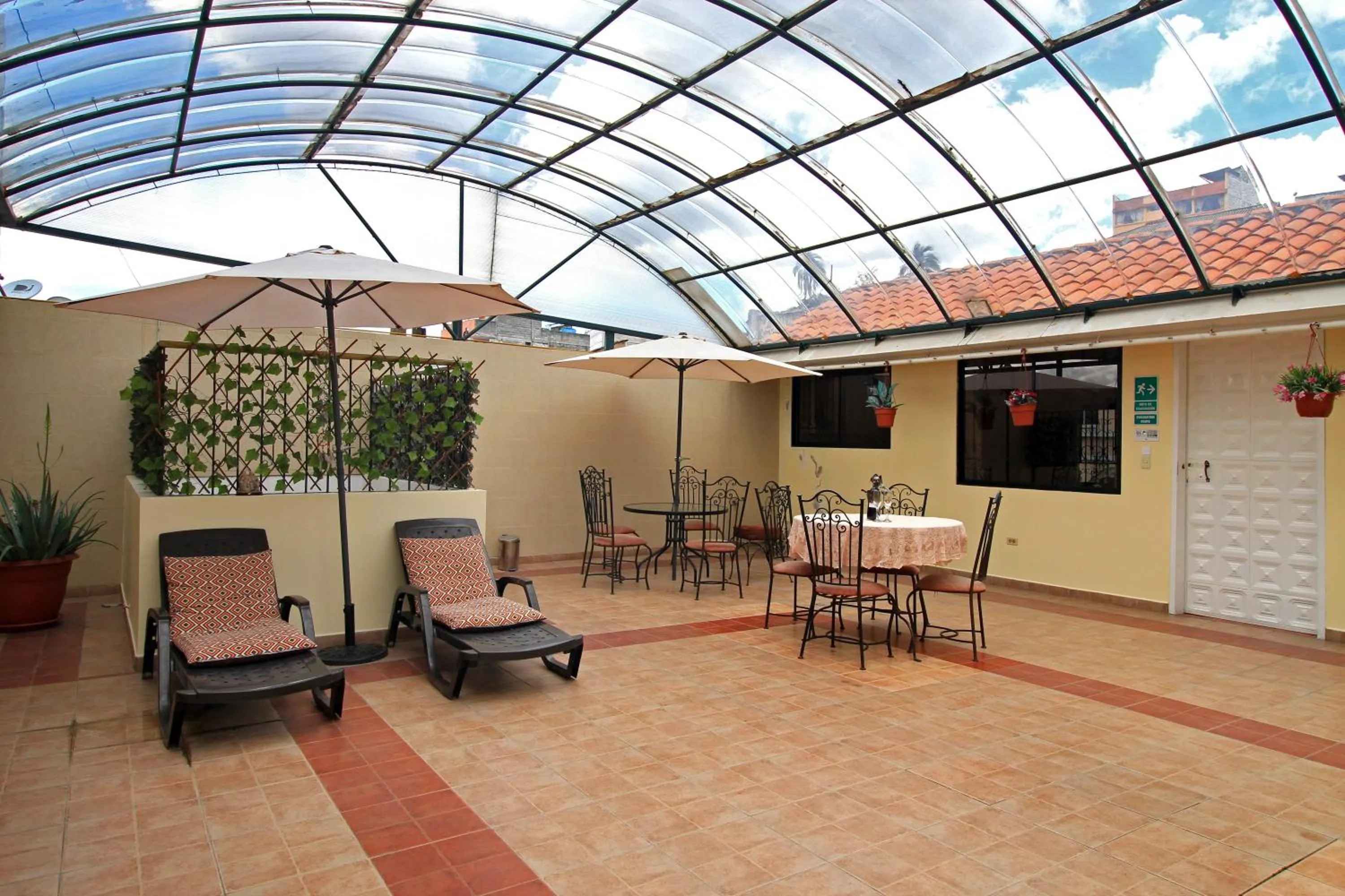 Solarium in La Rosario Hostal