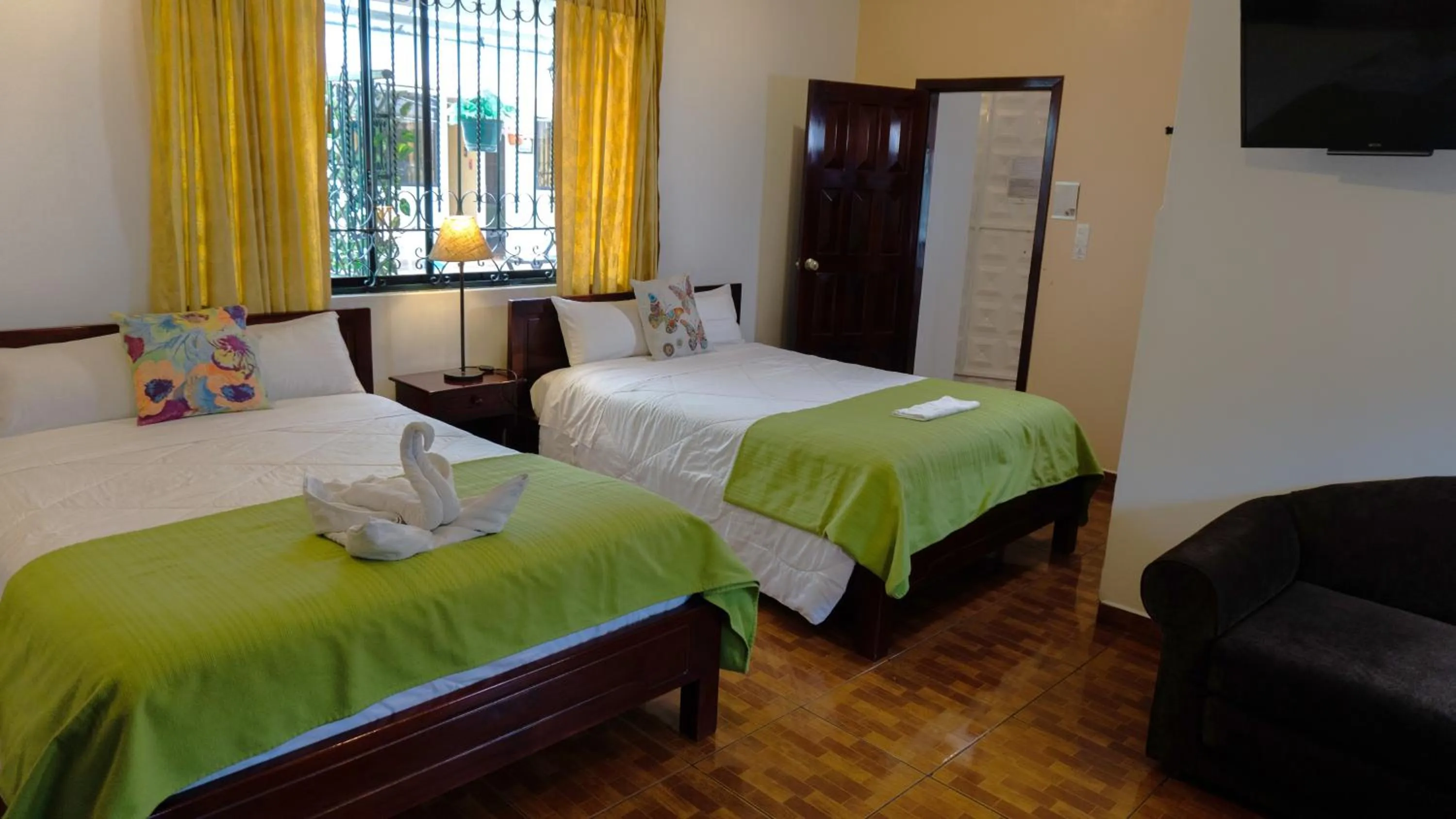 TV and multimedia, Bed in La Rosario Hostal