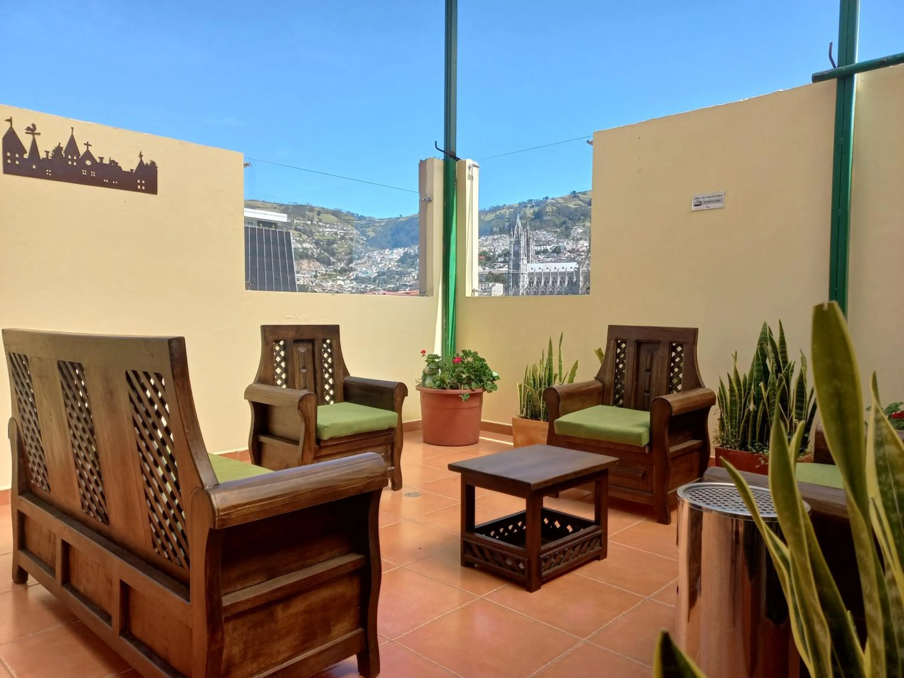 Balcony/Terrace in La Rosario Hostal