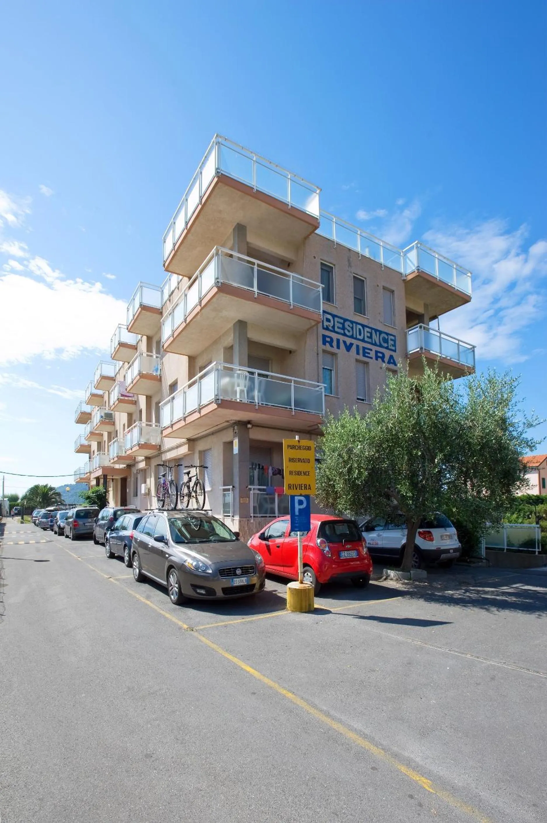 Facade/entrance in Residence Riviera