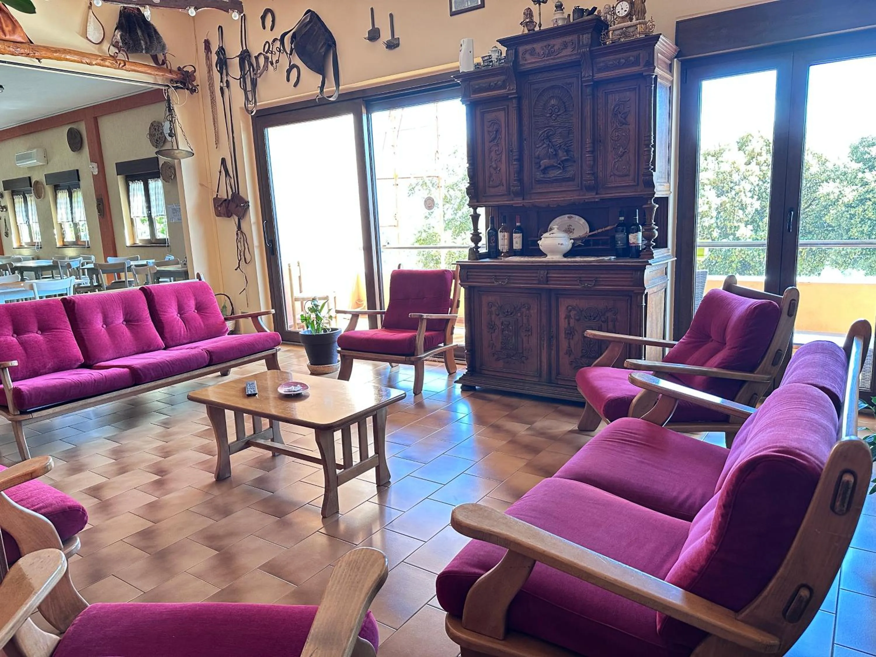 Communal lounge/ TV room in Hotel Miramonti Seulo Turismo Rurale