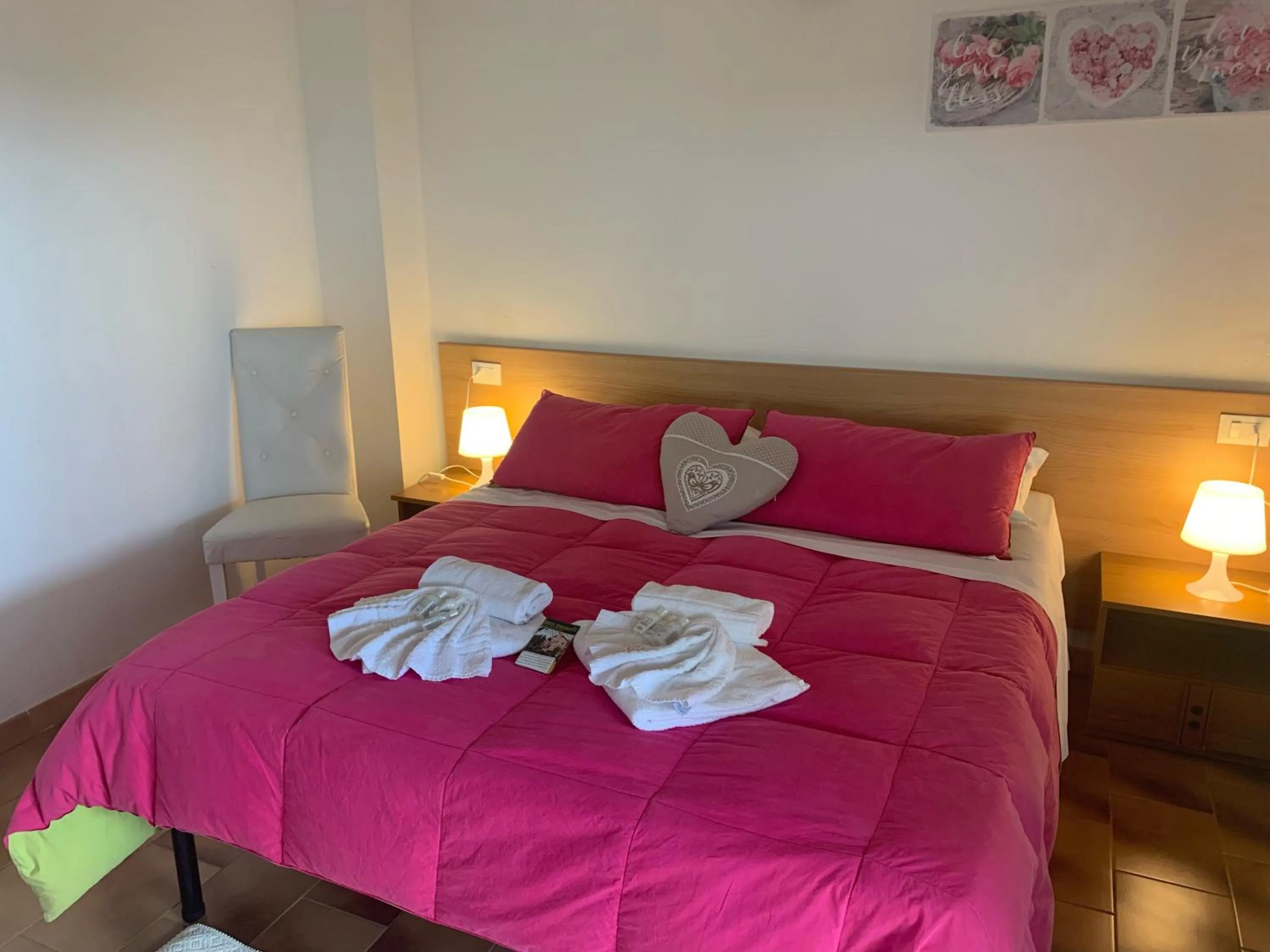 Bedroom, Bed in Hotel Miramonti Seulo Turismo Rurale