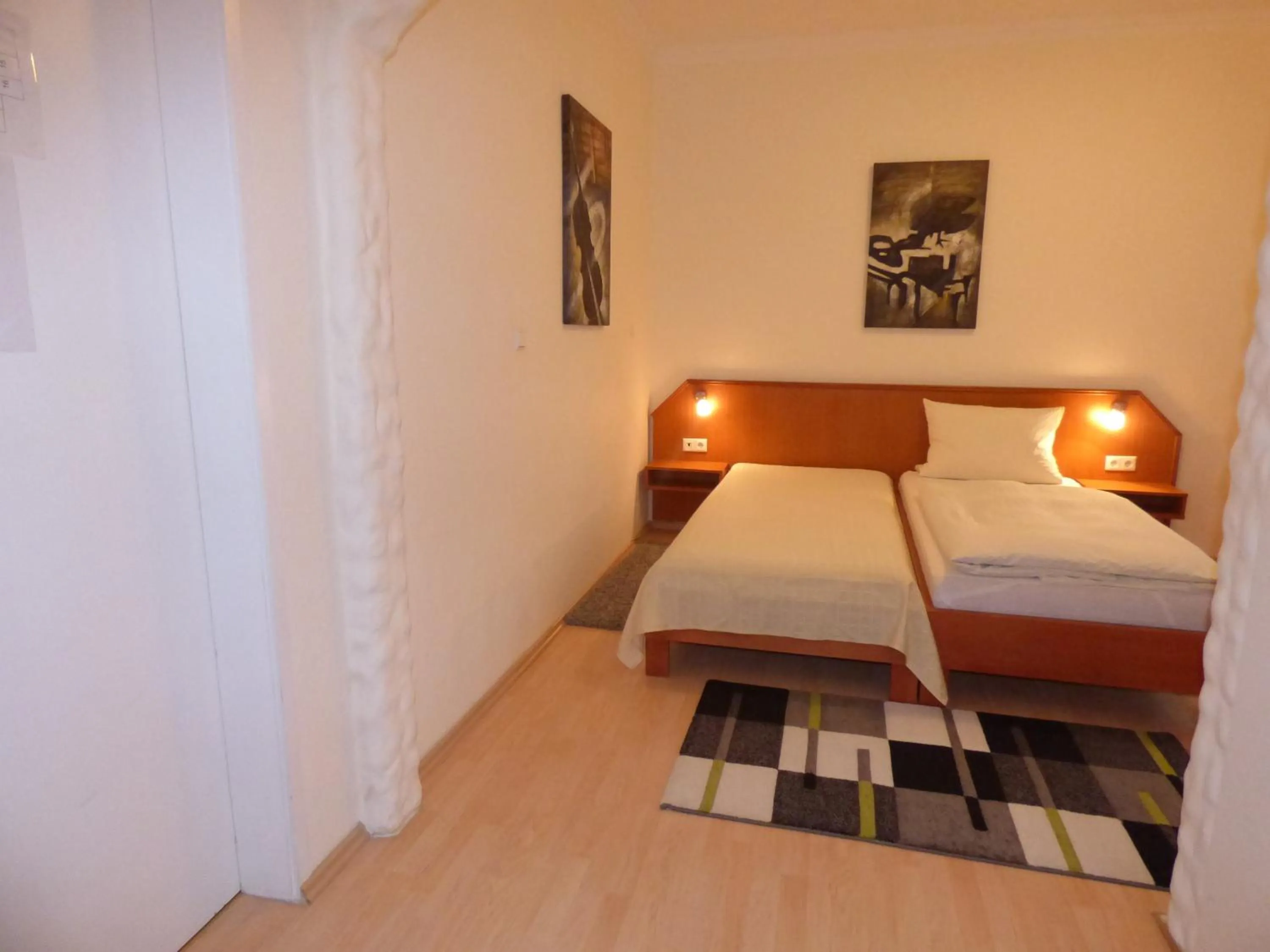 Bedroom, Bed in Hotel Diele