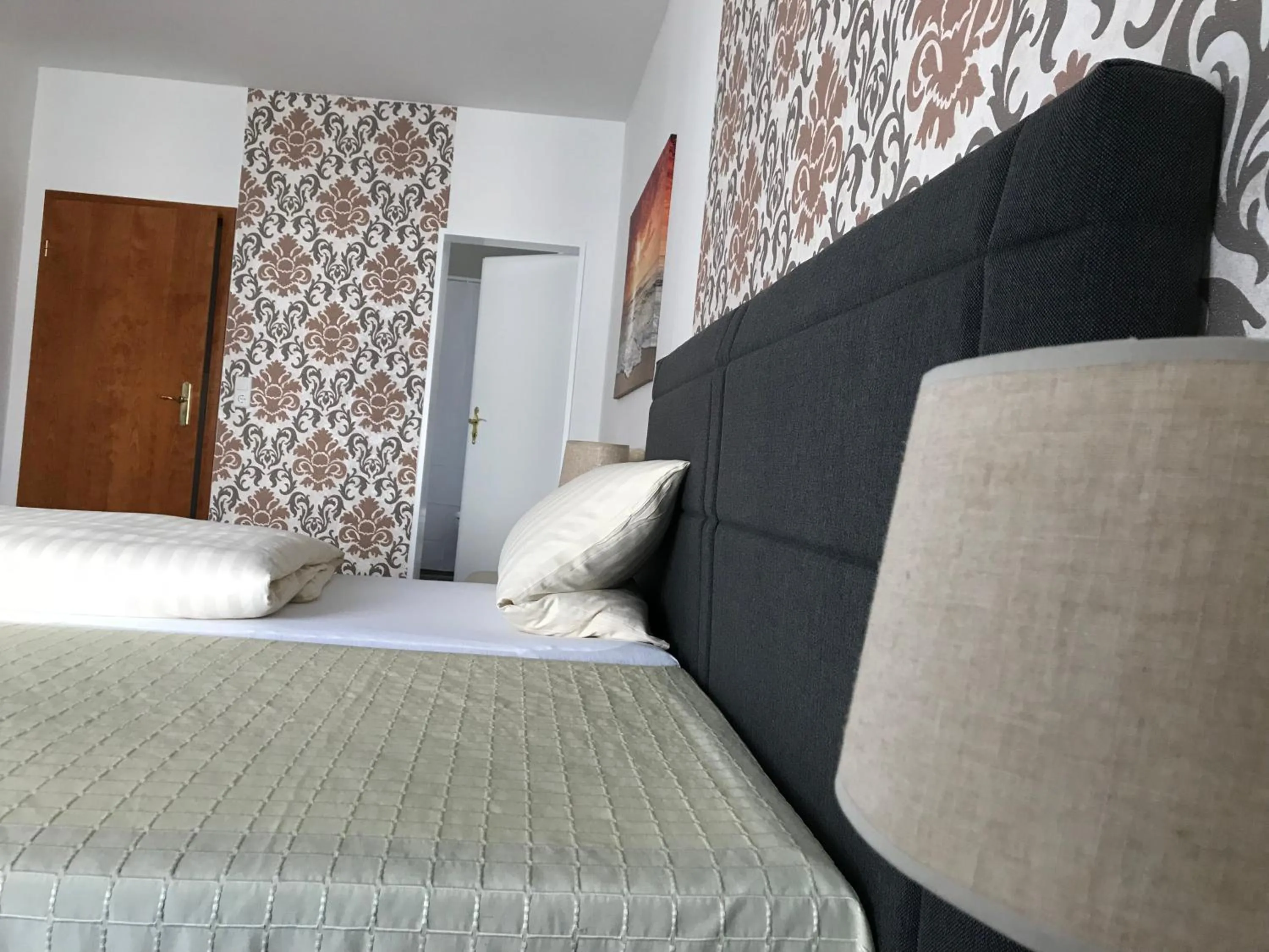 Photo of the whole room, Bed in Hotel Diele