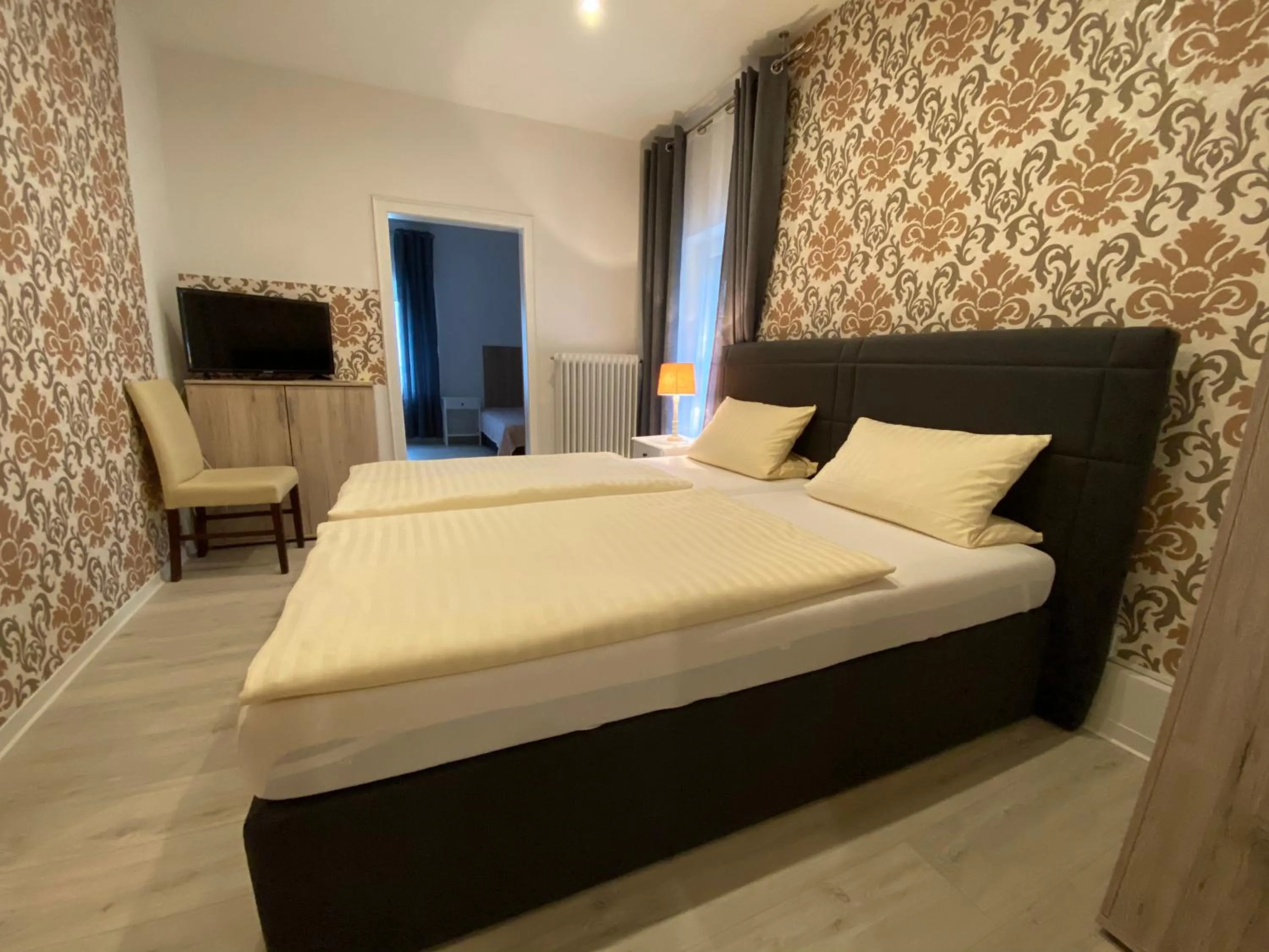 Photo of the whole room, Bed in Hotel Diele