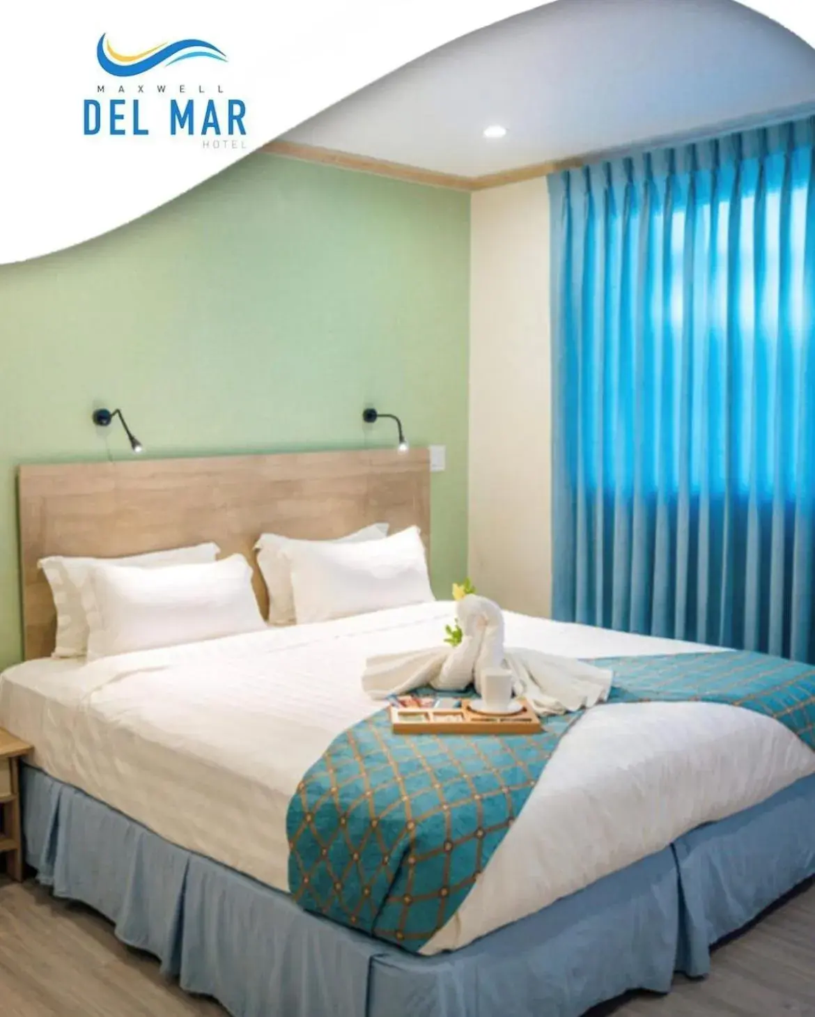 Deluxe Queen Suite in Maxwell Del Mar Hotel Deluxe Queen Suite in Maxwell Del Mar Hotel