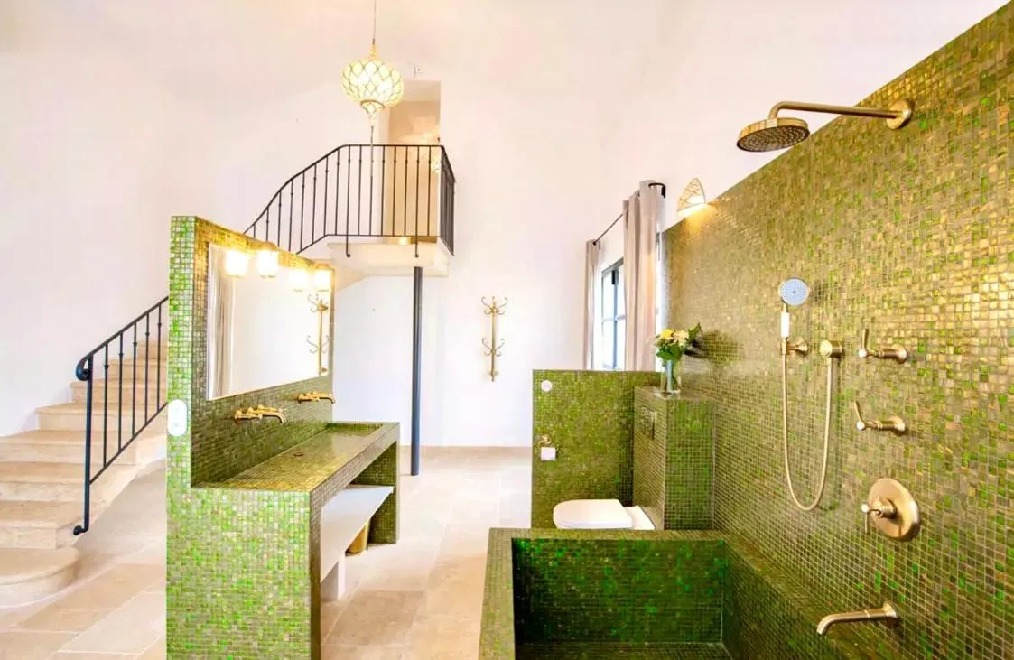 Bathroom in La Grande Verrière - Luberon en Provence