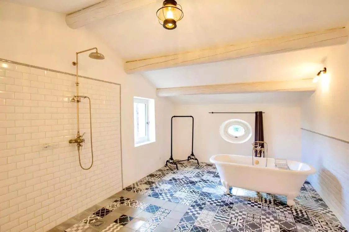 Bathroom in La Grande Verrière - Luberon en Provence