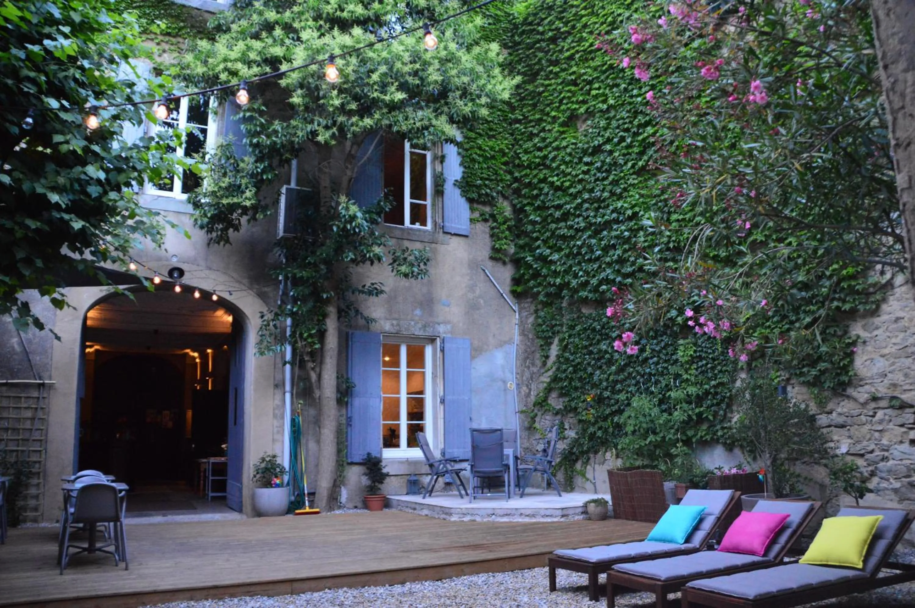 Garden in Le Voyageur - Chambres d'Hôtes