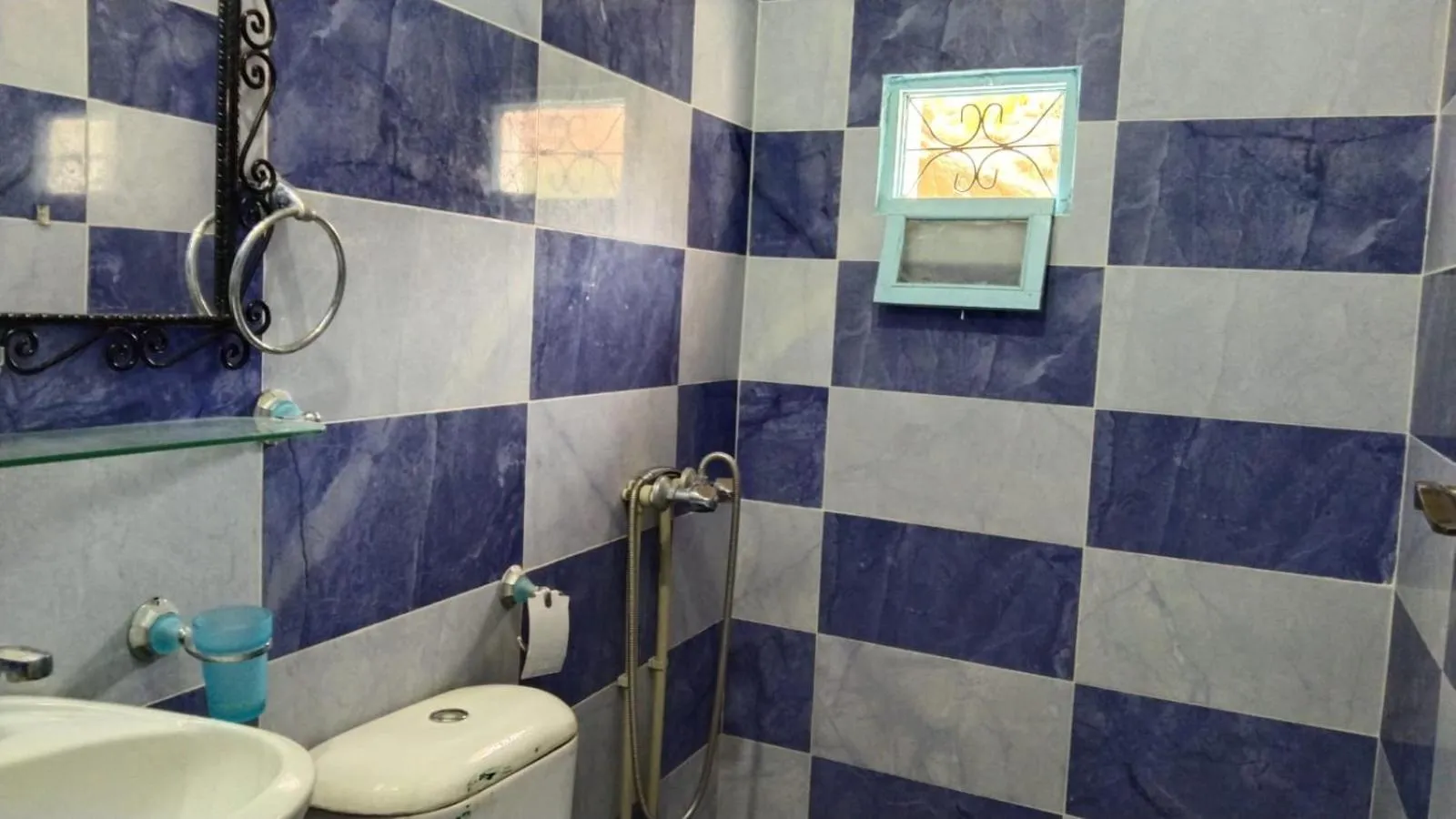 Shower in Etoile des Gorges