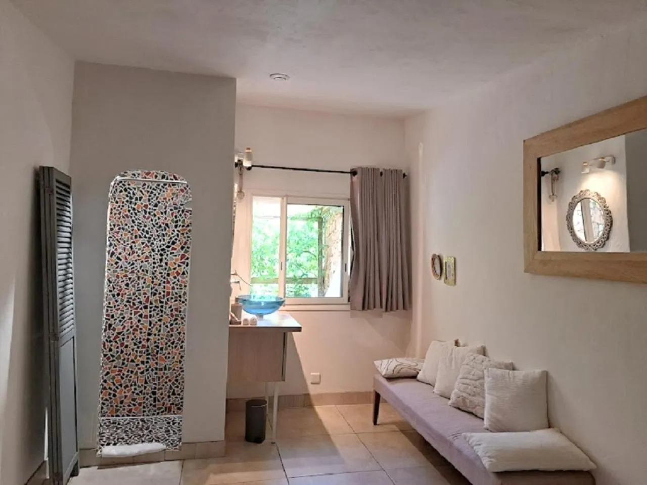 Bathroom, Bed in Salvacintoggio -Votre Villa avec Piscine Privée-