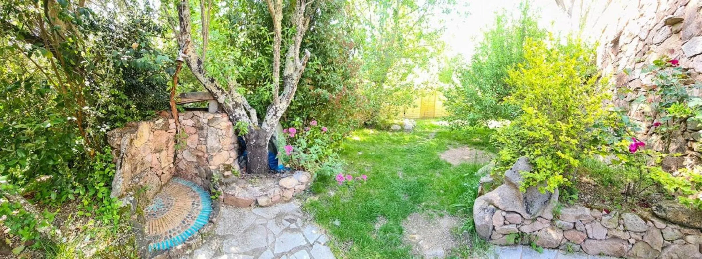 Garden in Salvacintoggio -Votre Villa avec Piscine Privée-