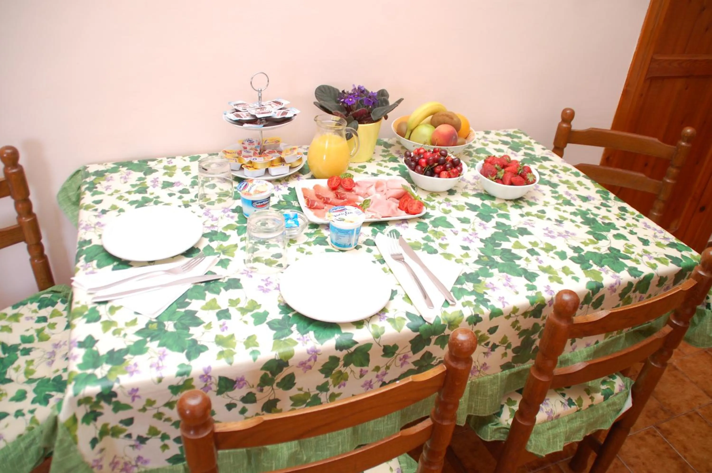 Food and drinks in B&B Villa Claudia