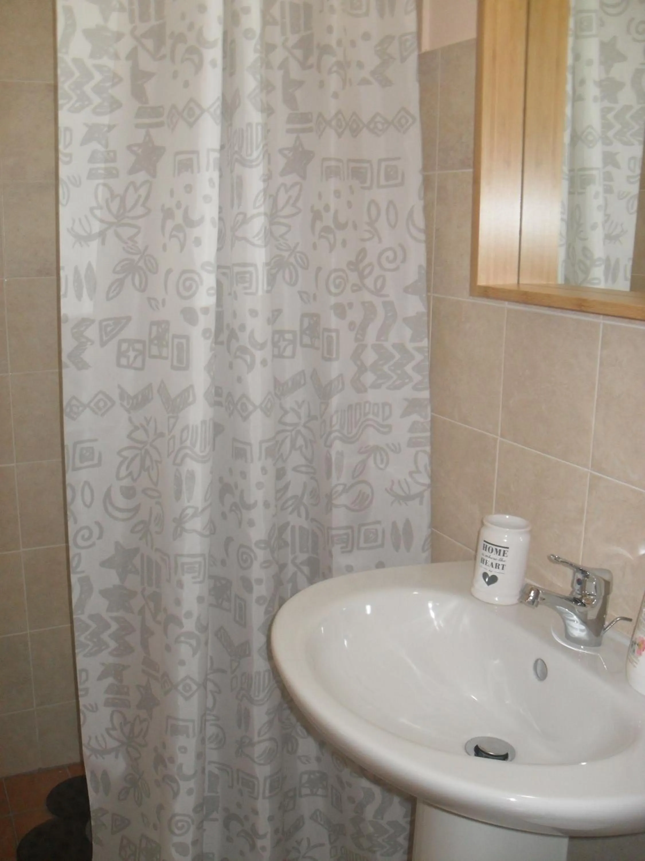 Shower in B&B Villa Claudia