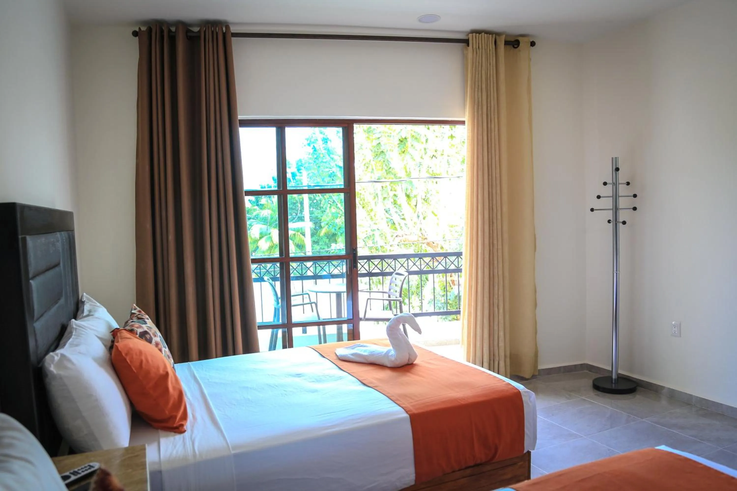 Bed in Hotel Alux x Over Blue