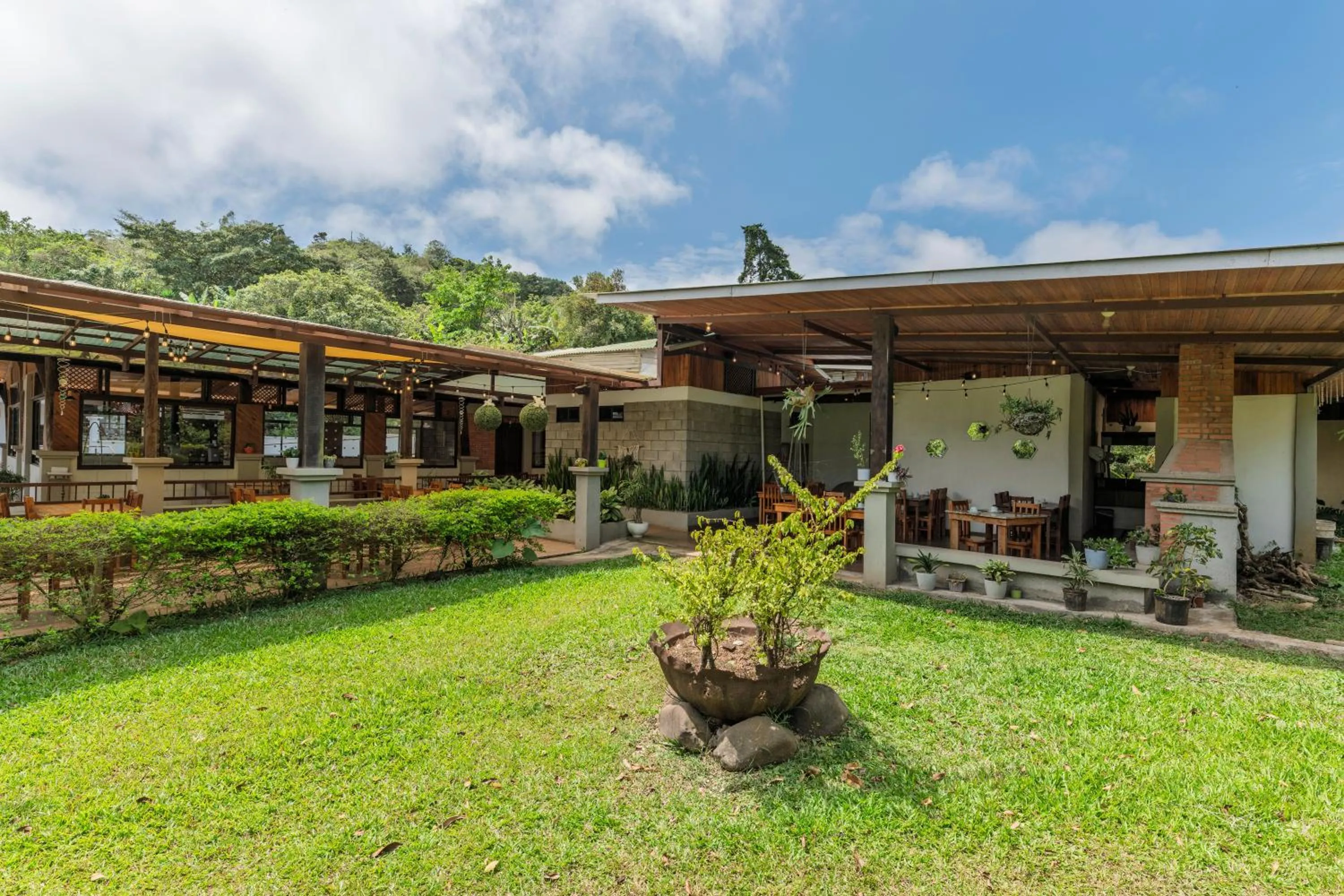 Property building in Hotel Ribera La Paz