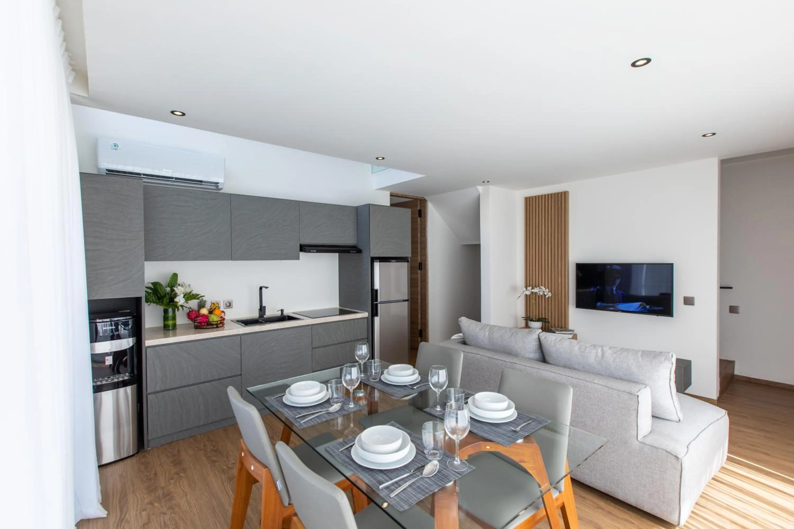 Communal lounge/ TV room in 20 Suites Umalas