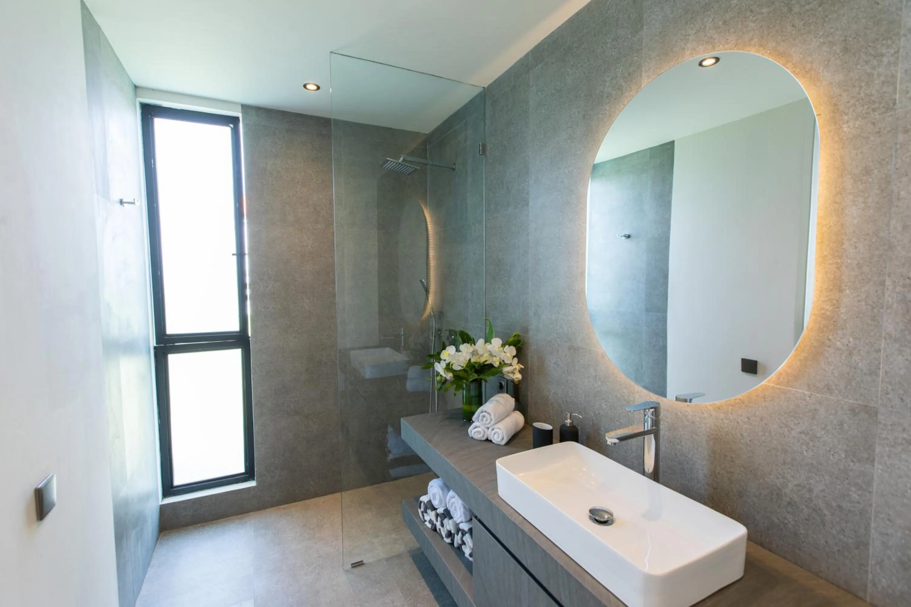 Shower in 20 Suites Umalas