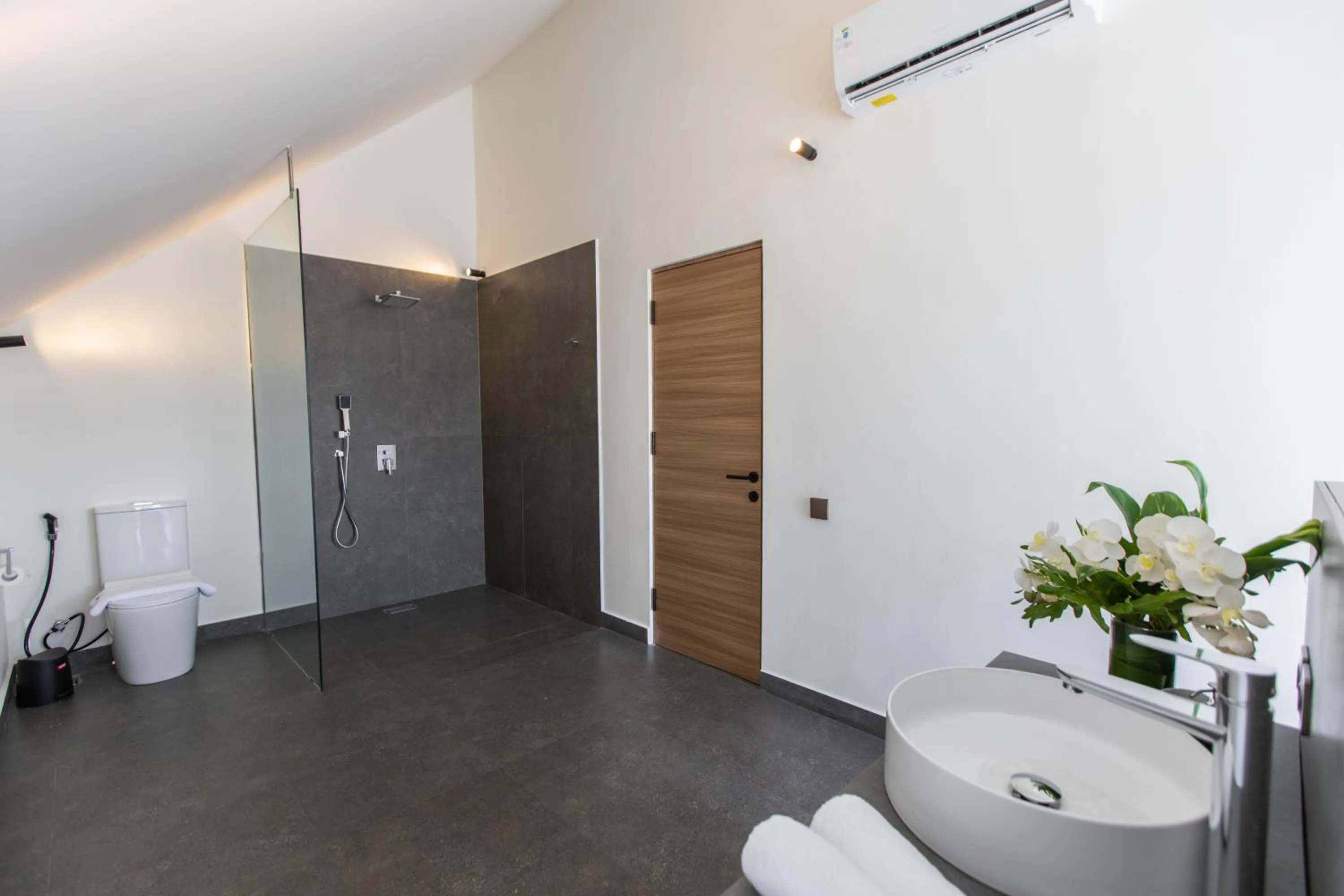 Shower in 20 Suites Umalas