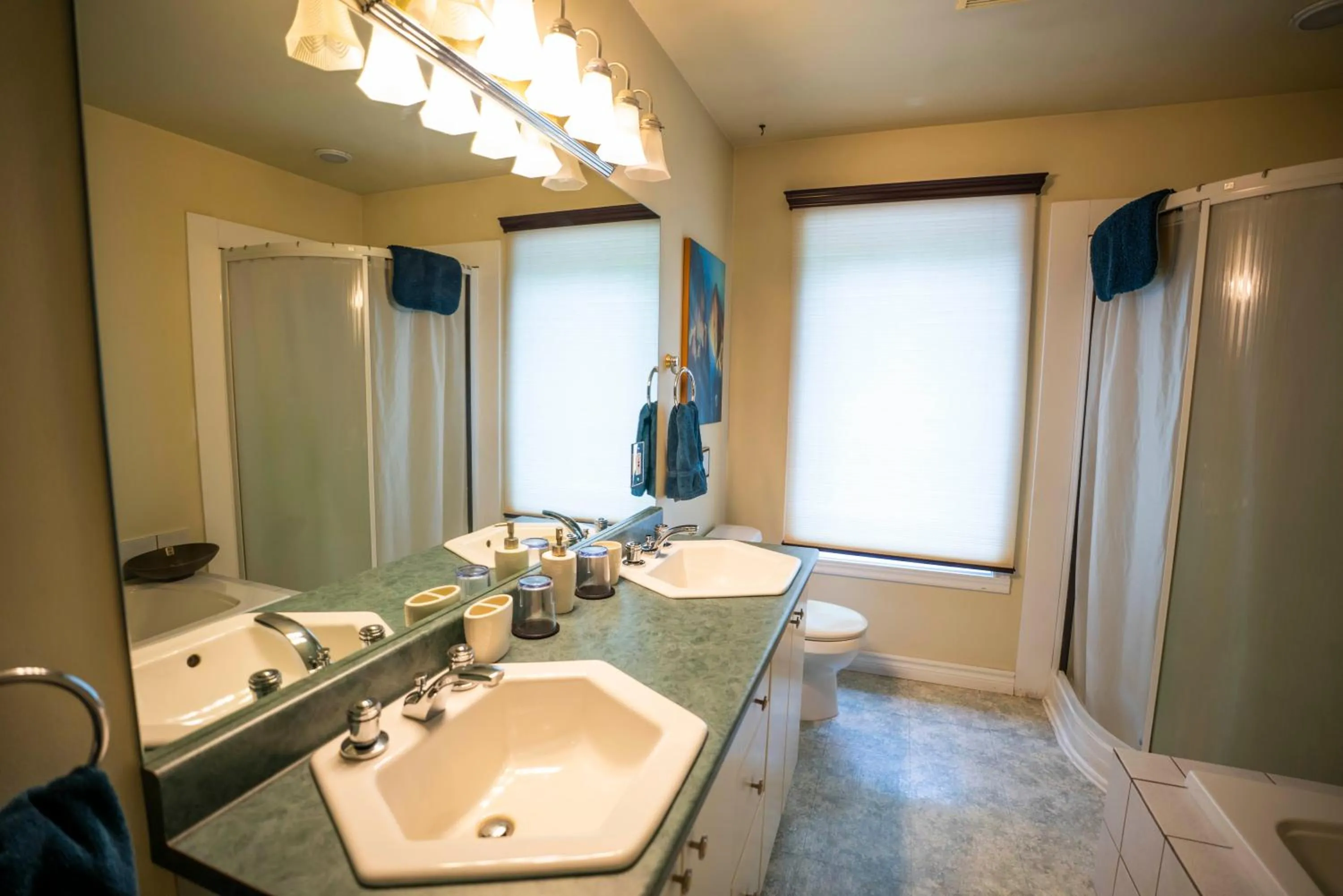 Shower in Gîte Crystal Inn