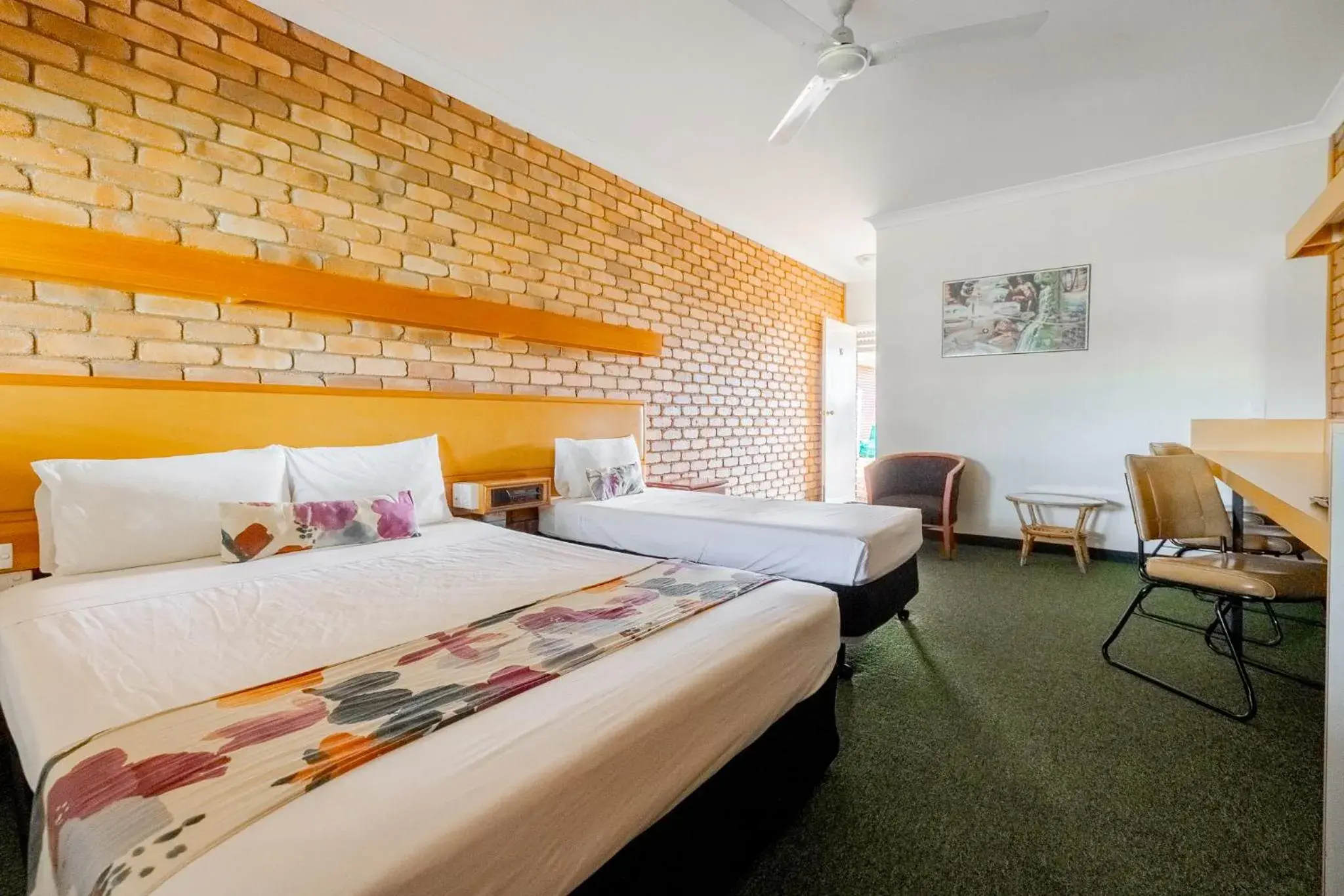 Standard Twin Room - single occupancy in Landsborough Lodge Motel Standard Twin Room - single occupancy in Landsborough Lodge Motel