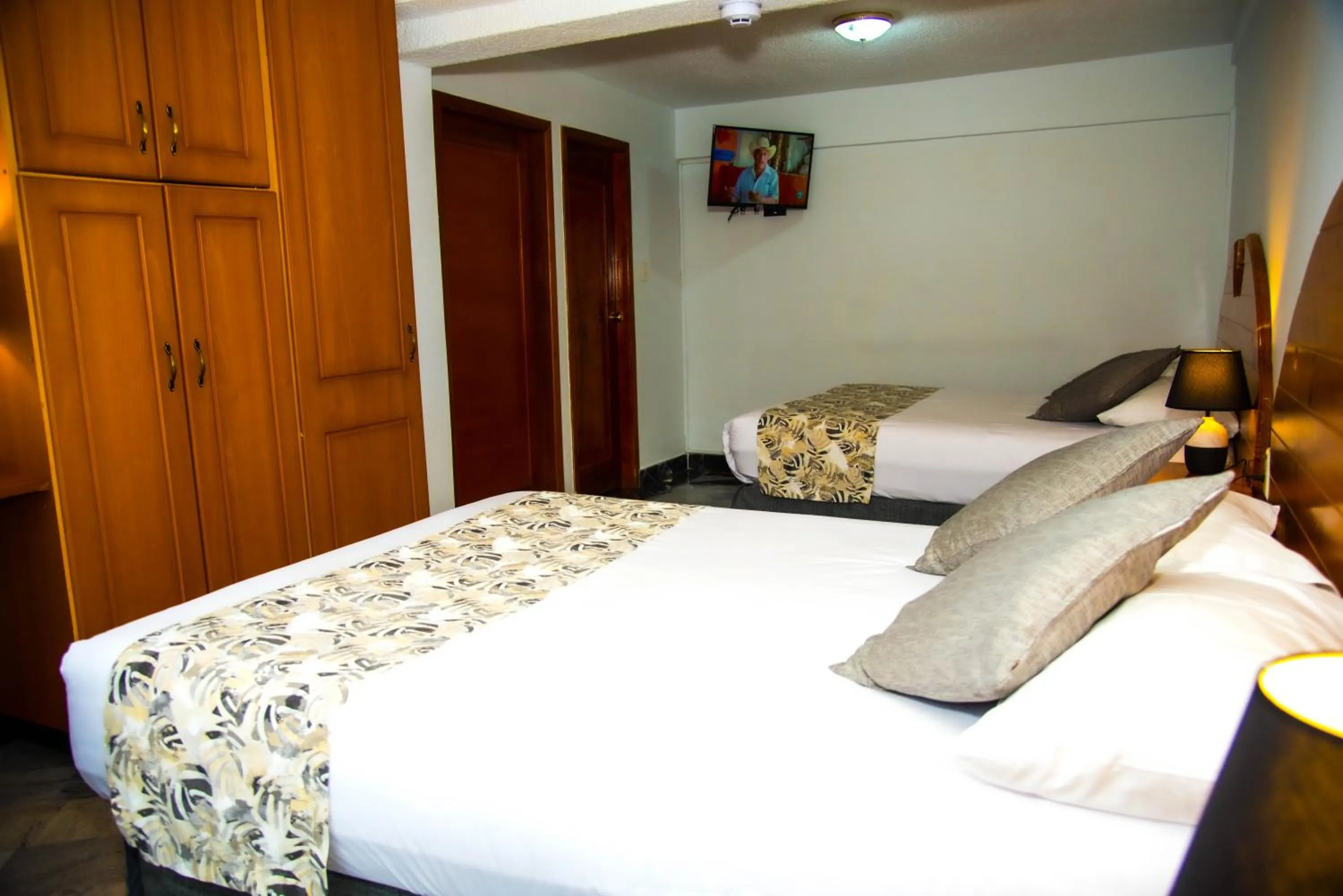 Bed in Hotel la Giralda