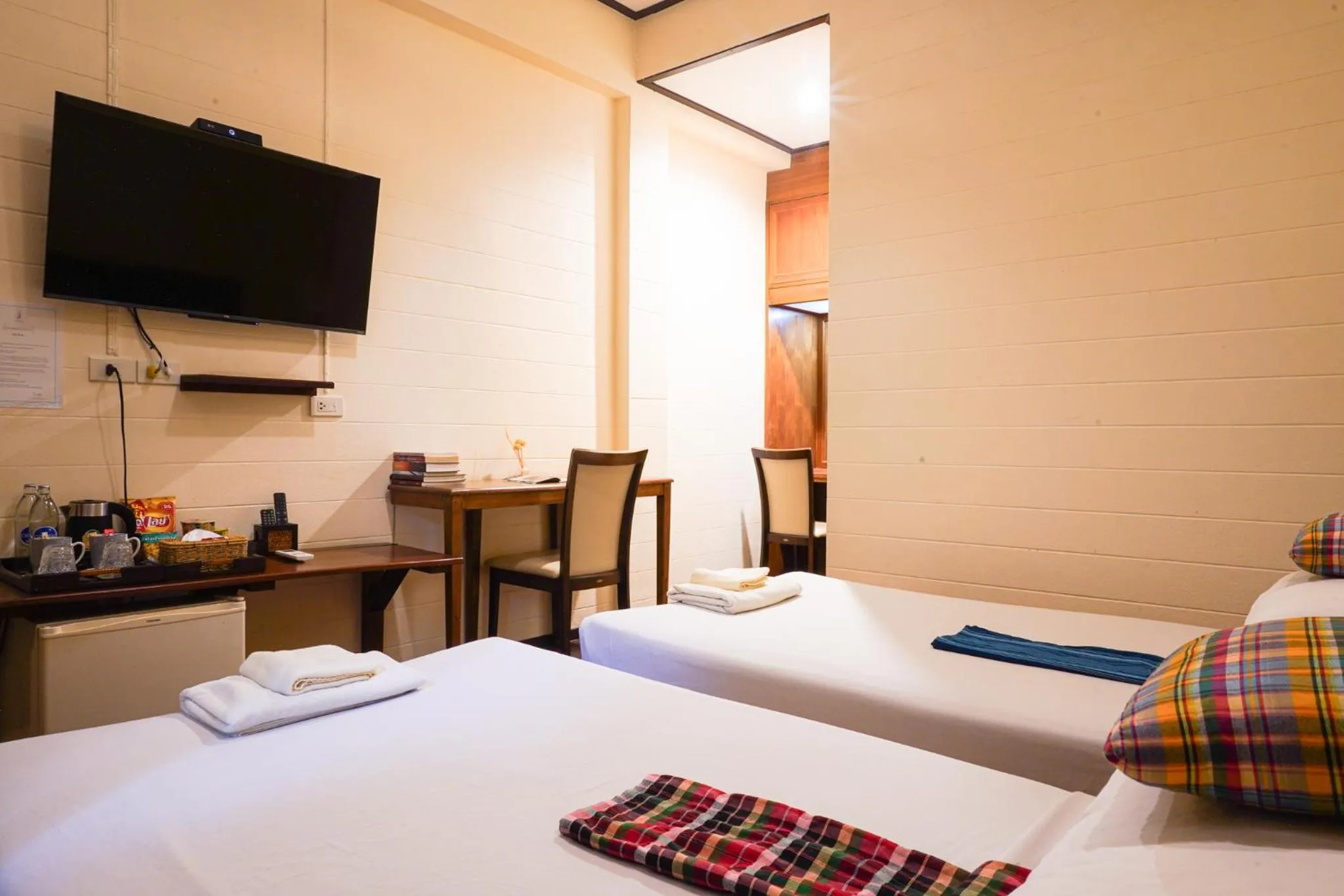 View (from property/room), Bed in Thanicha Resort Amphawa