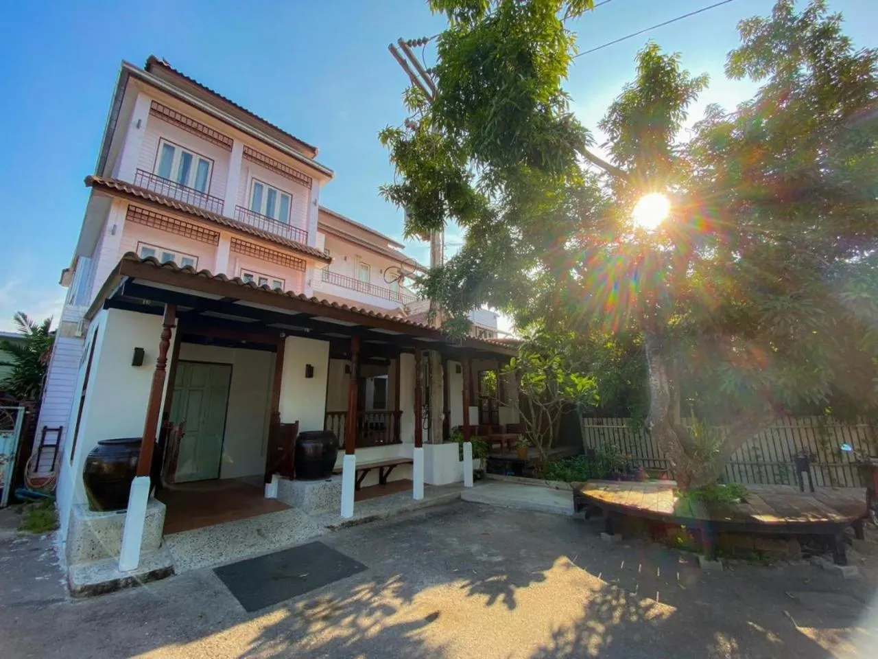 Property building in Thanicha Resort Amphawa