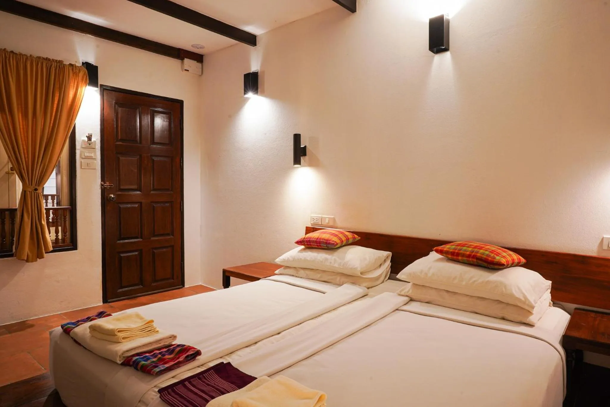 Bed in Thanicha Resort Amphawa