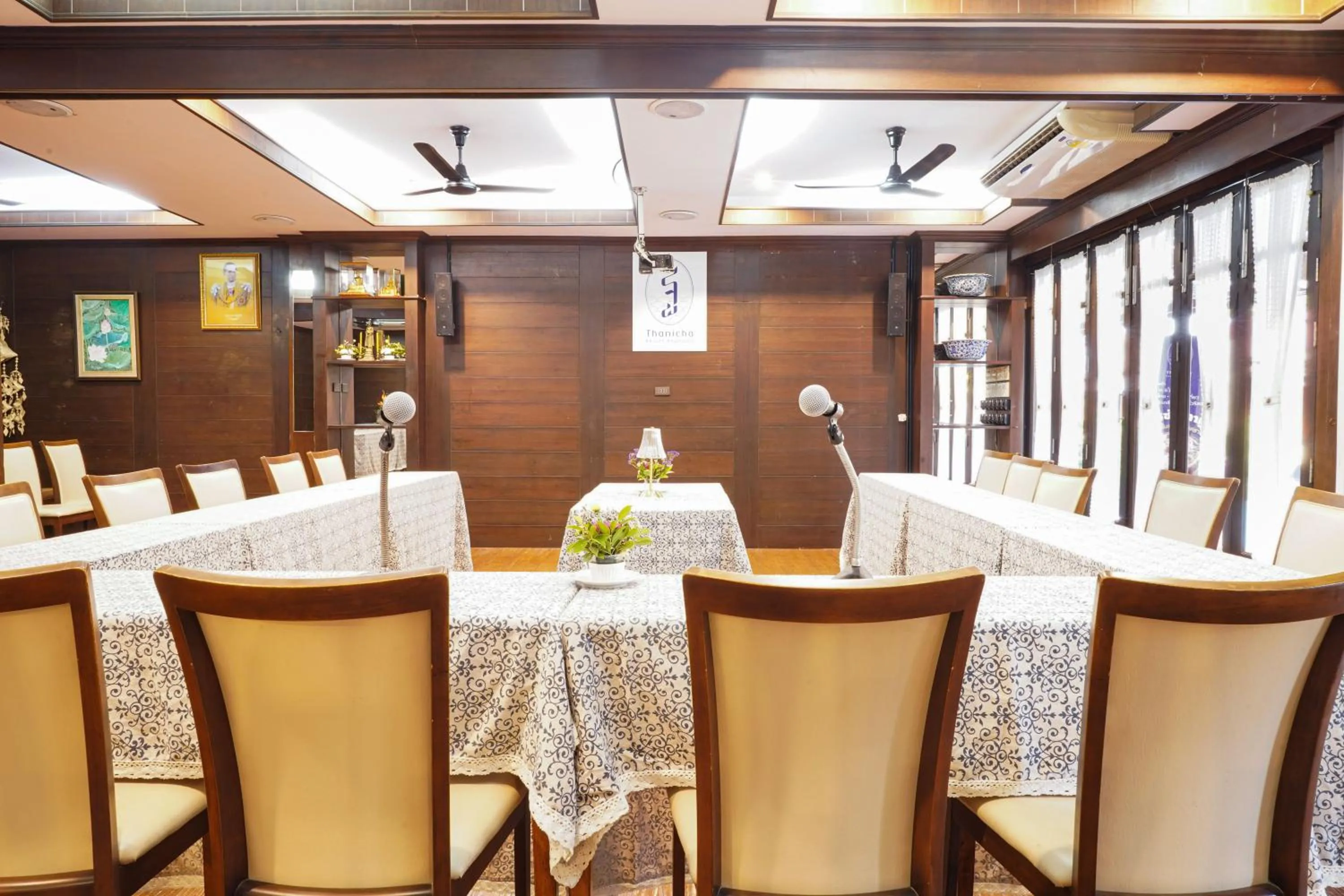Meeting/conference room in Thanicha Resort Amphawa