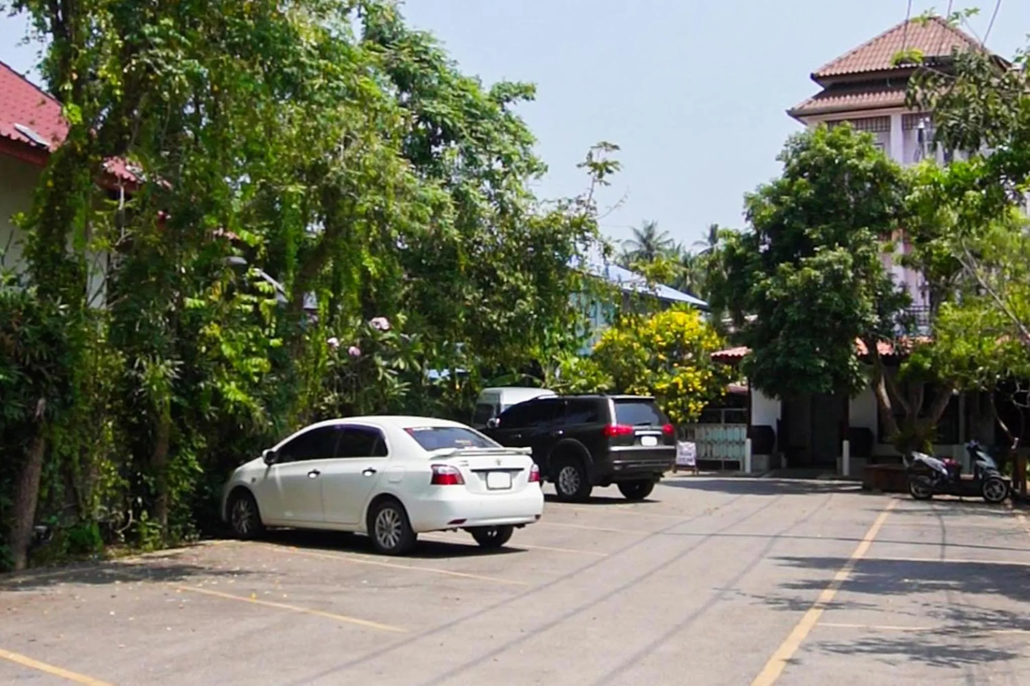 Property building in Thanicha Resort Amphawa