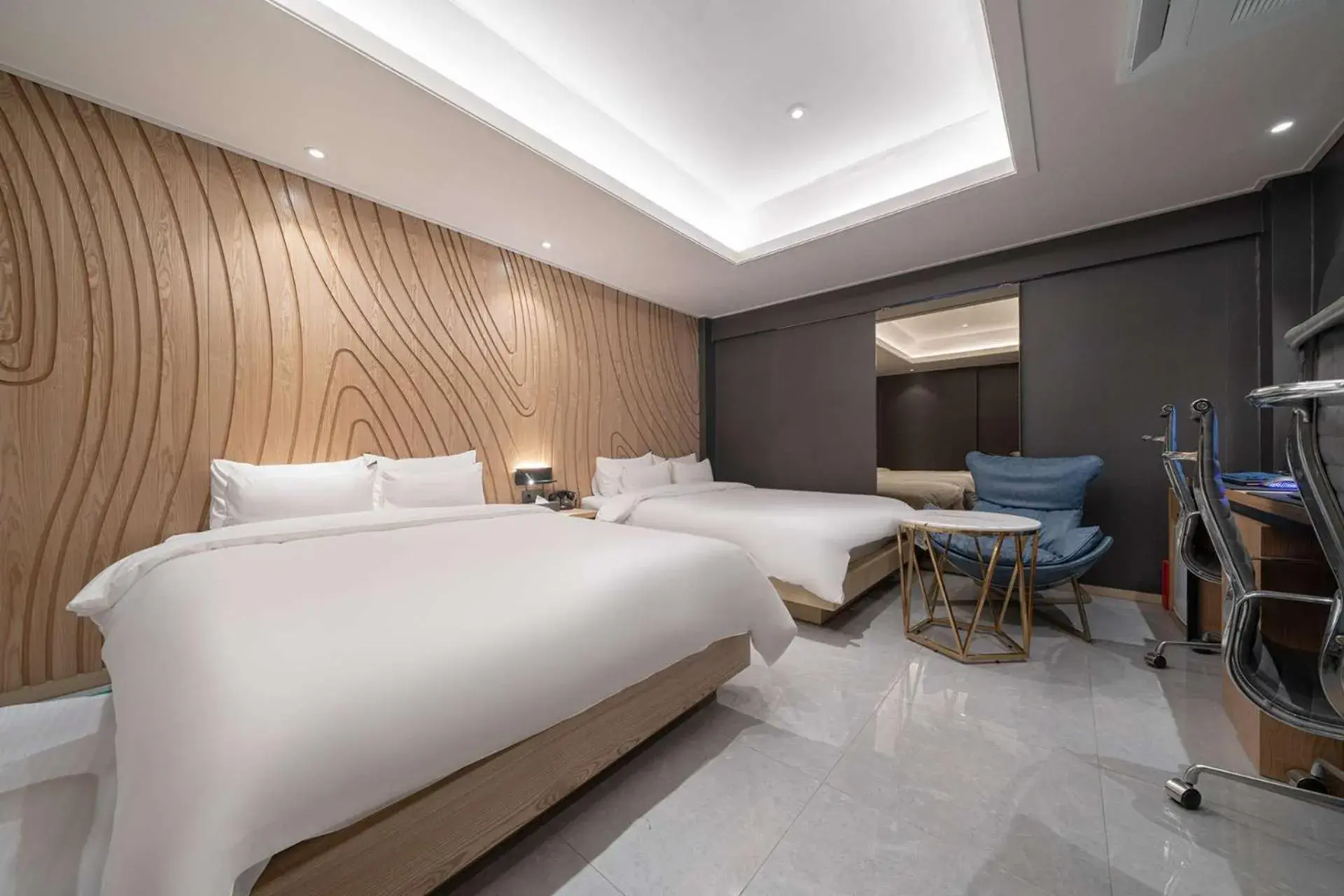 Deluxe Twin Room with 4PC in From H About Hotel Chungju Deluxe Twin Room with 4PC in From H About Hotel Chungju