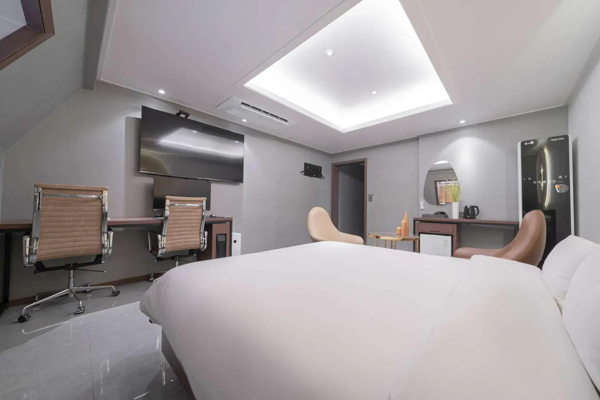 Deluxe Double Room in From H About Hotel Chungju Deluxe Double Room in From H About Hotel Chungju