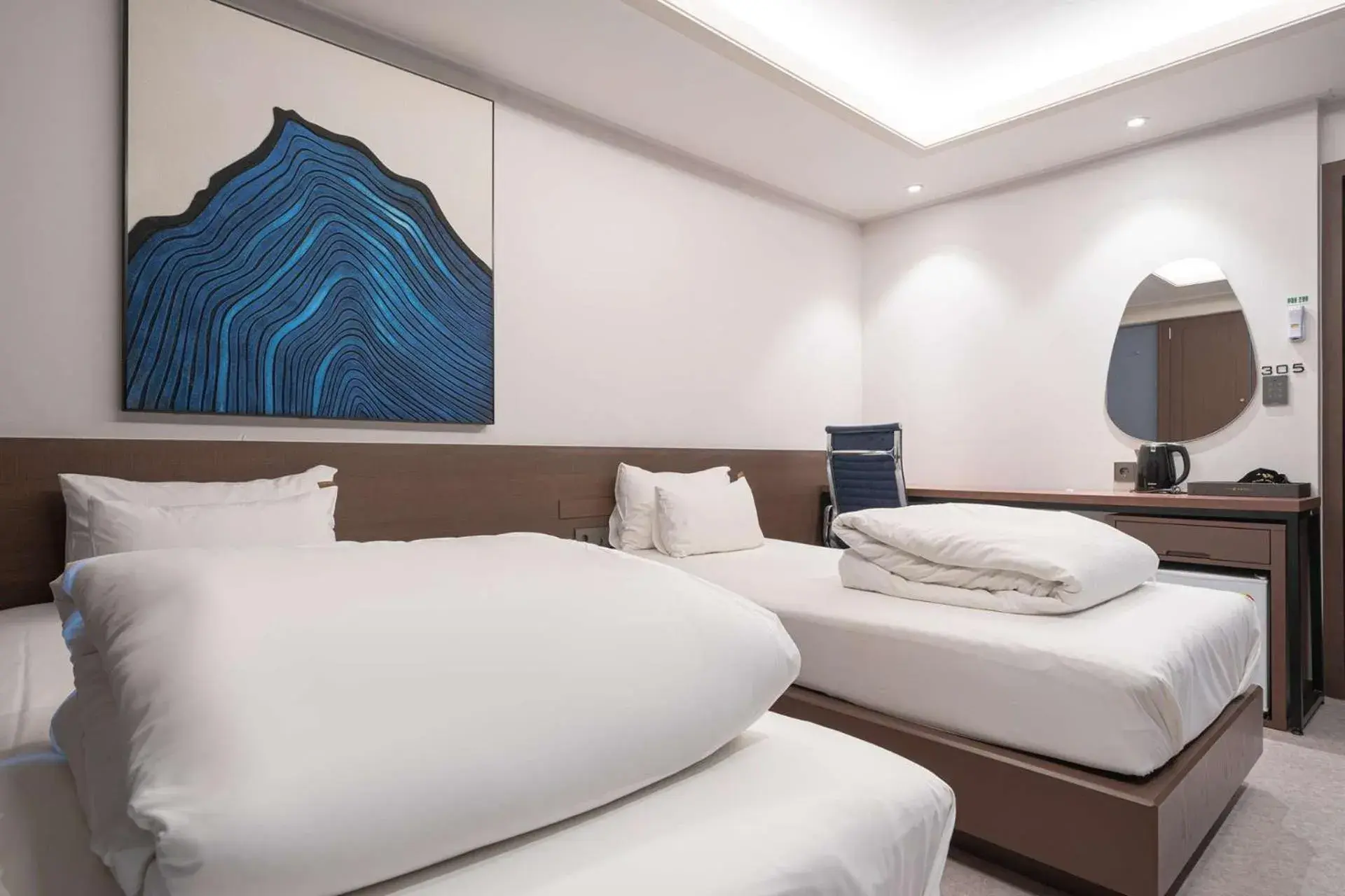 Standard Twin Room in From H About Hotel Chungju Standard Twin Room in From H About Hotel Chungju