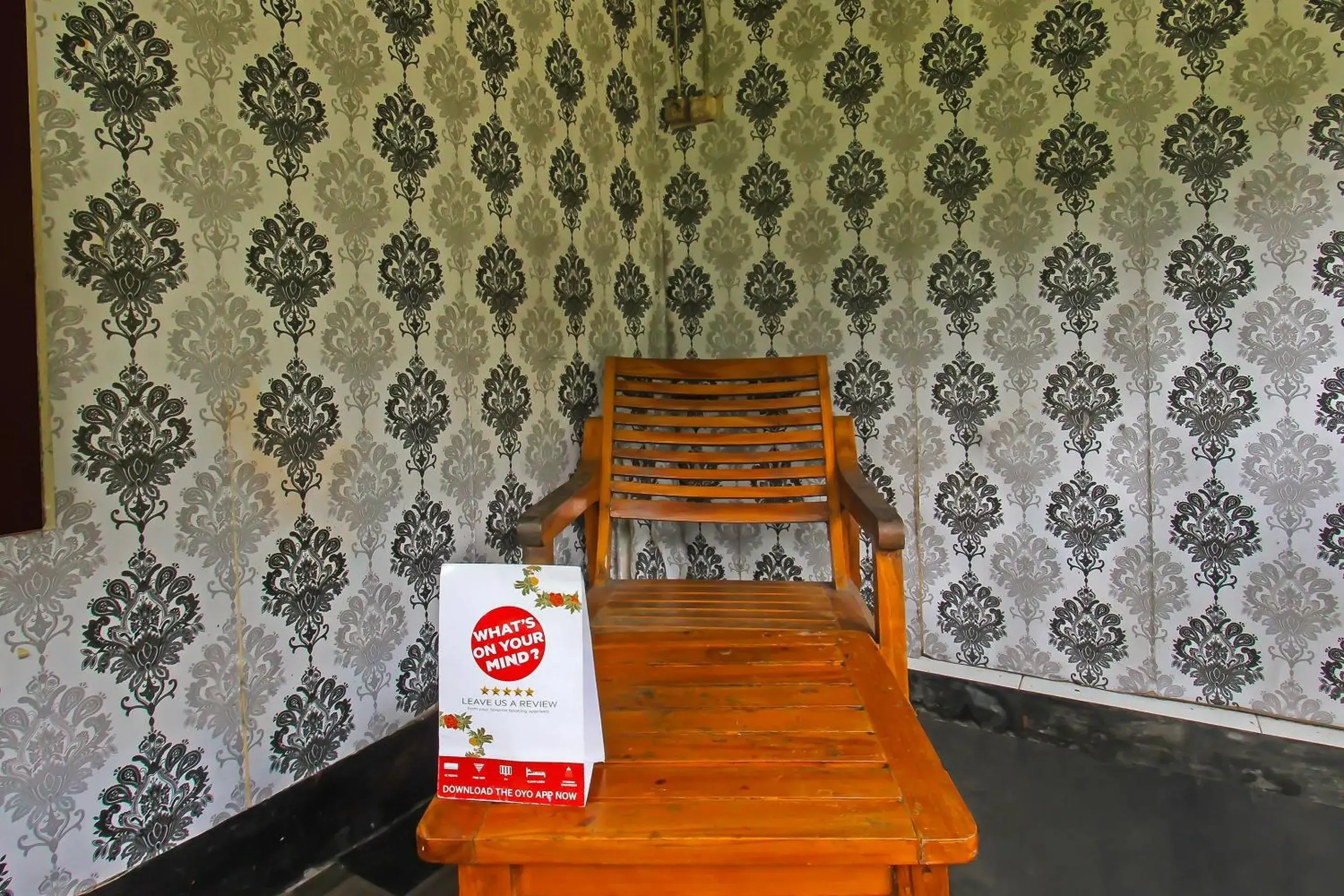 Lobby or reception in Hotel O Jati Homestay Near Taman Suranadi Lobby or reception in Hotel O Jati Homestay Near Taman Suranadi